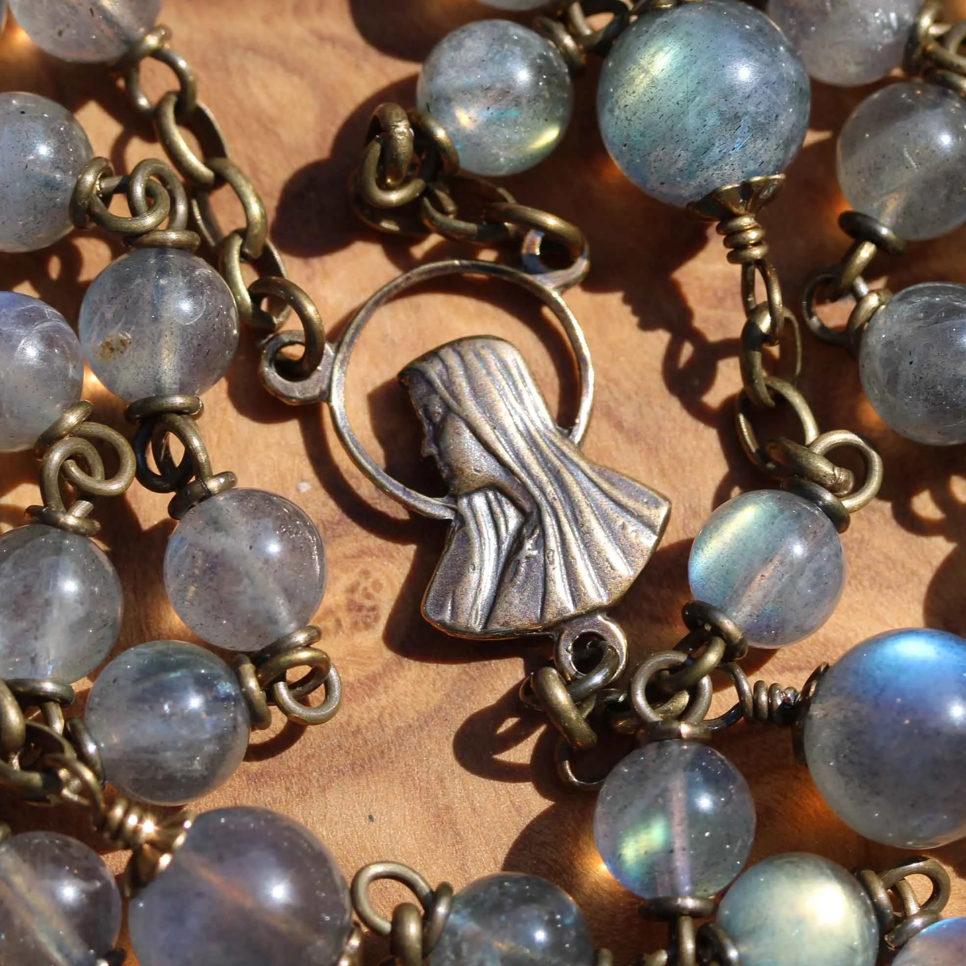 7mm_det_147_labradorite_open_halo4.jpg