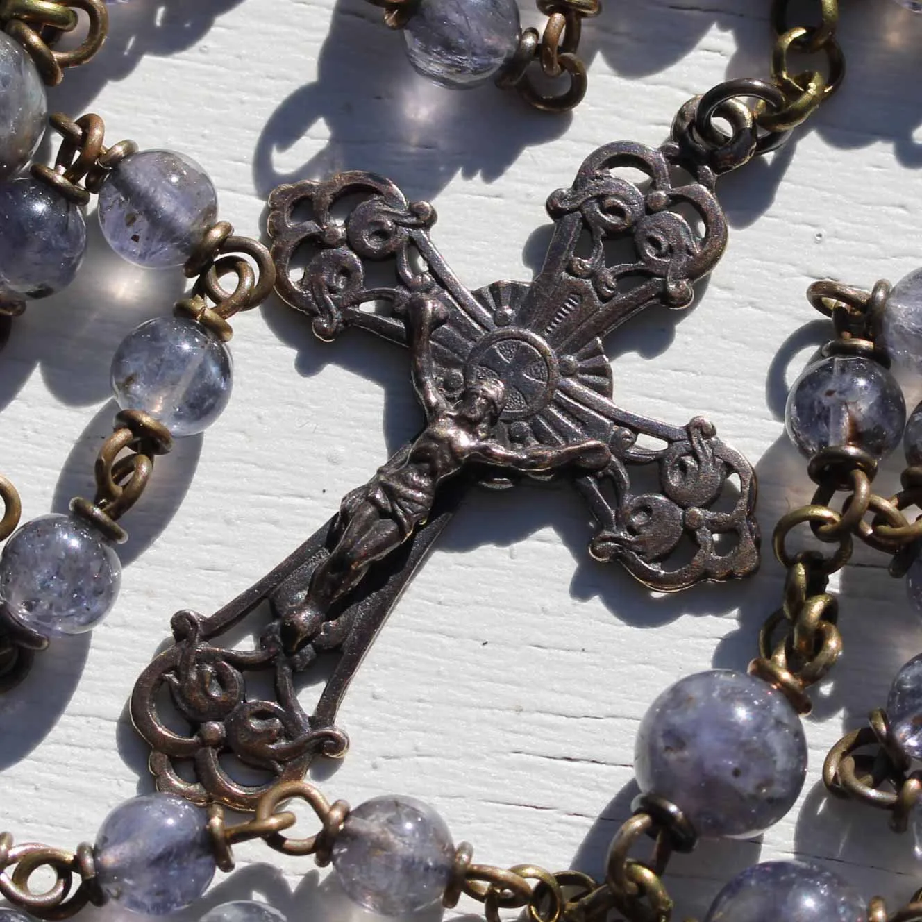 6mm_det_211_overcast_iolite_rosary5.jpg