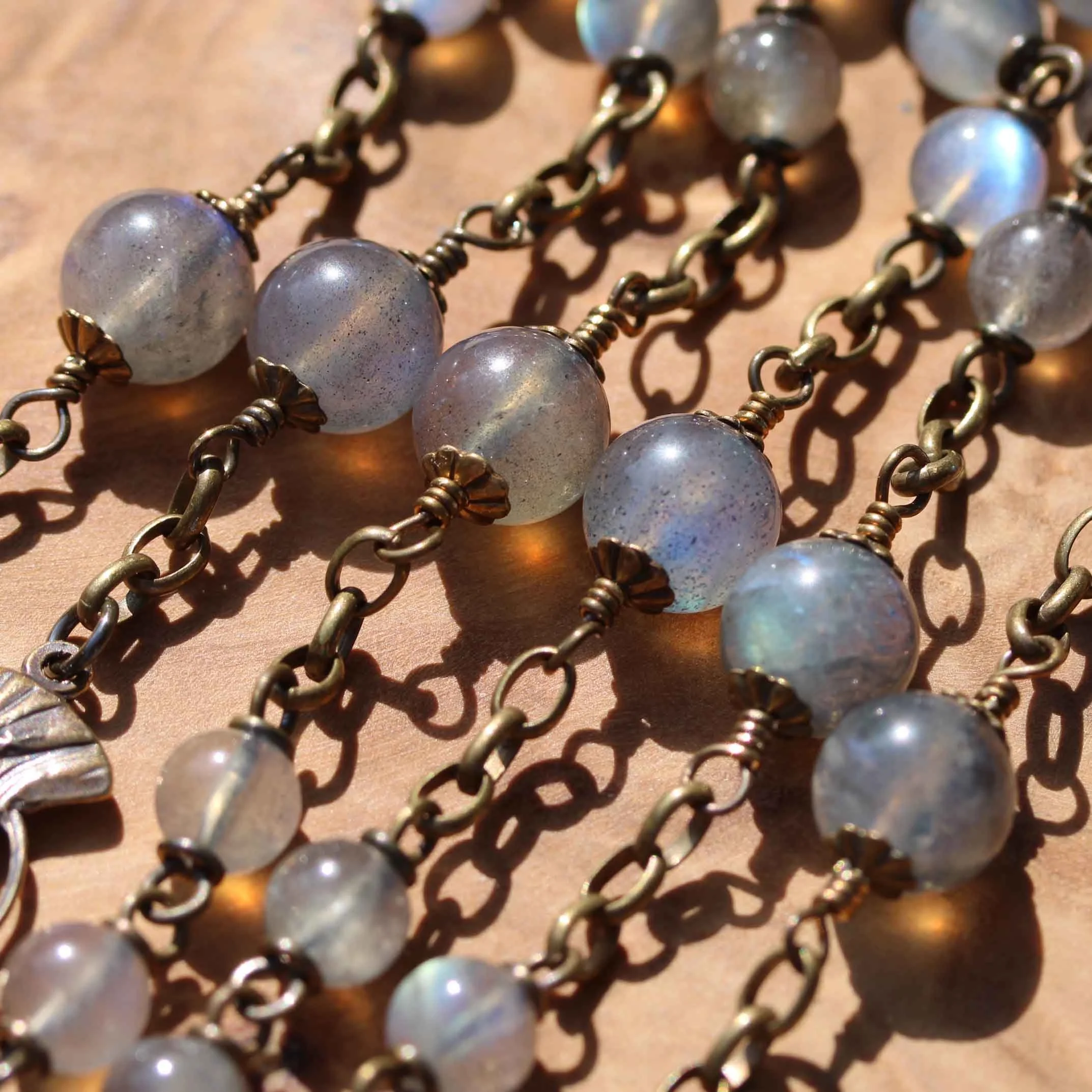 7mm_det_147_labradorite_open_halo7.jpg