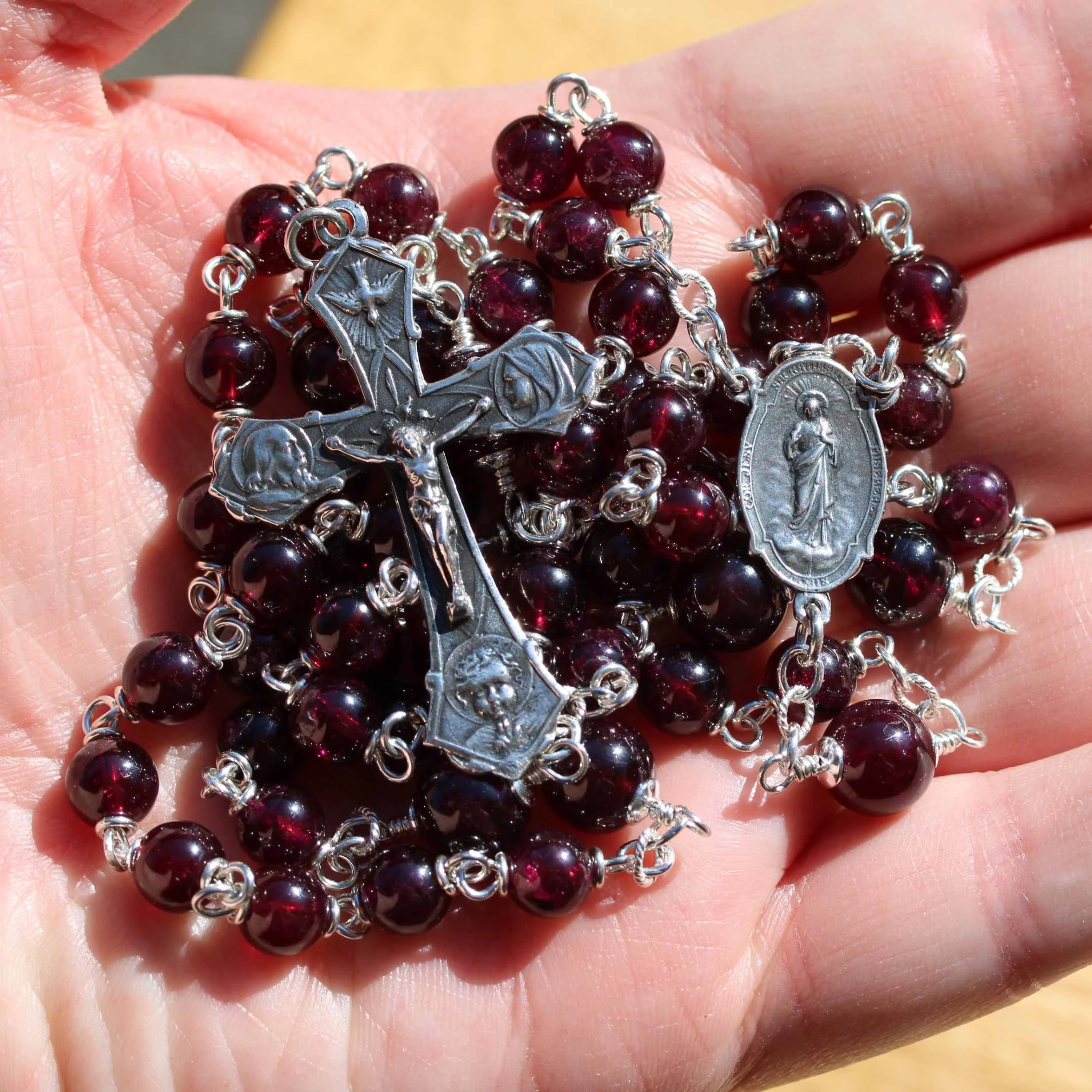 7mm_det_136_purple_garnet_family10.jpg