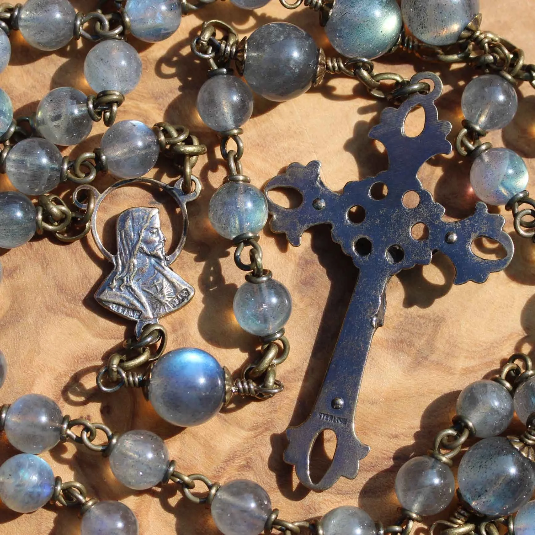 7mm_det_147_labradorite_open_halo6.jpg