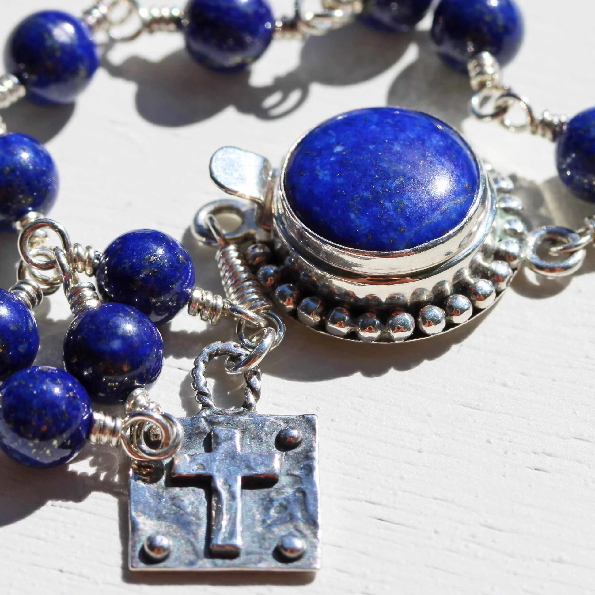Br_det_049_lapis_large_clasp3.jpg