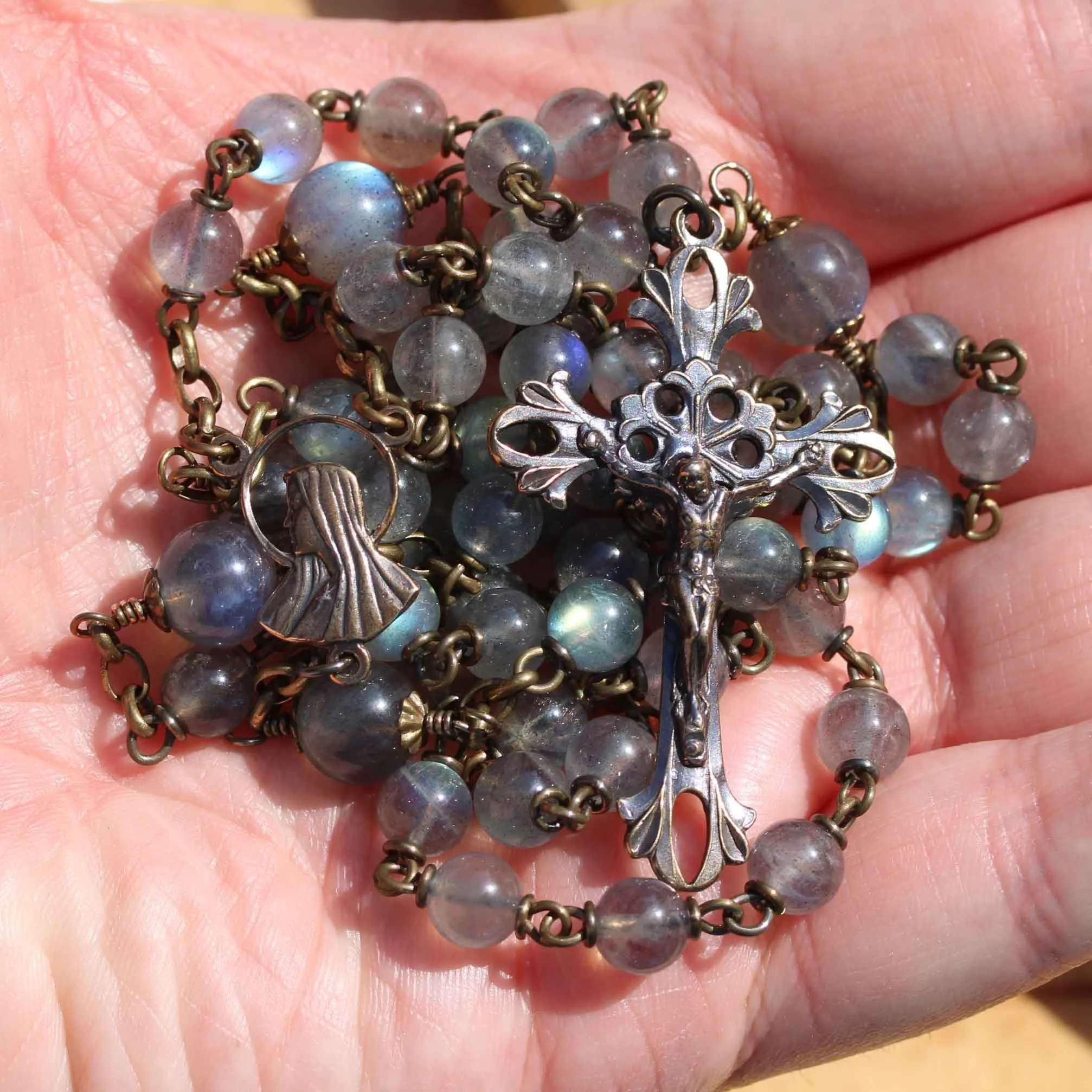 7mm_det_147_labradorite_open_halo9.jpg