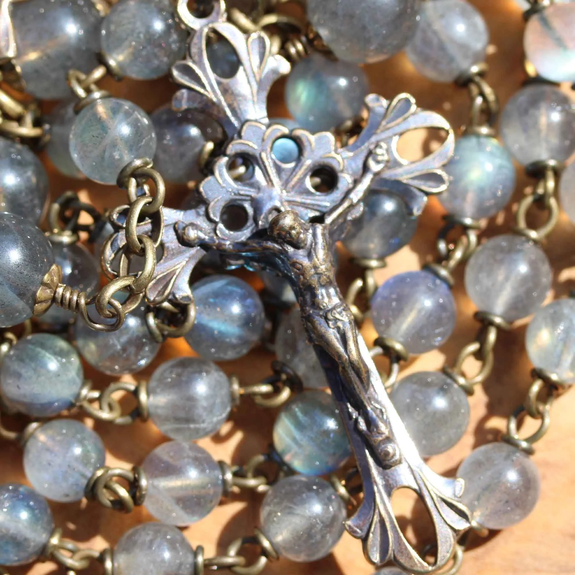 7mm_det_147_labradorite_open_halo1.jpg