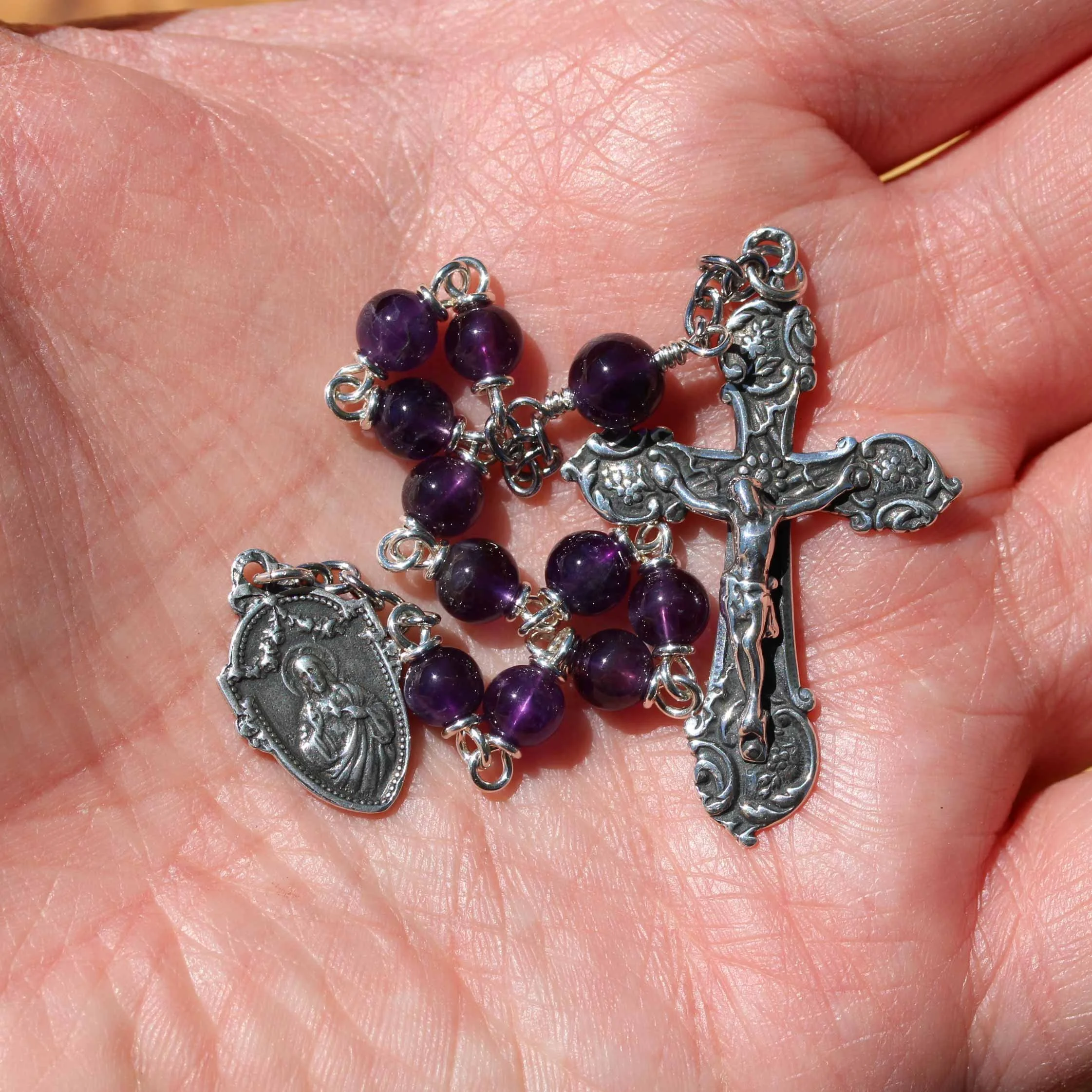 ten_det_195_tiny_amethyst_scapular7.jpg