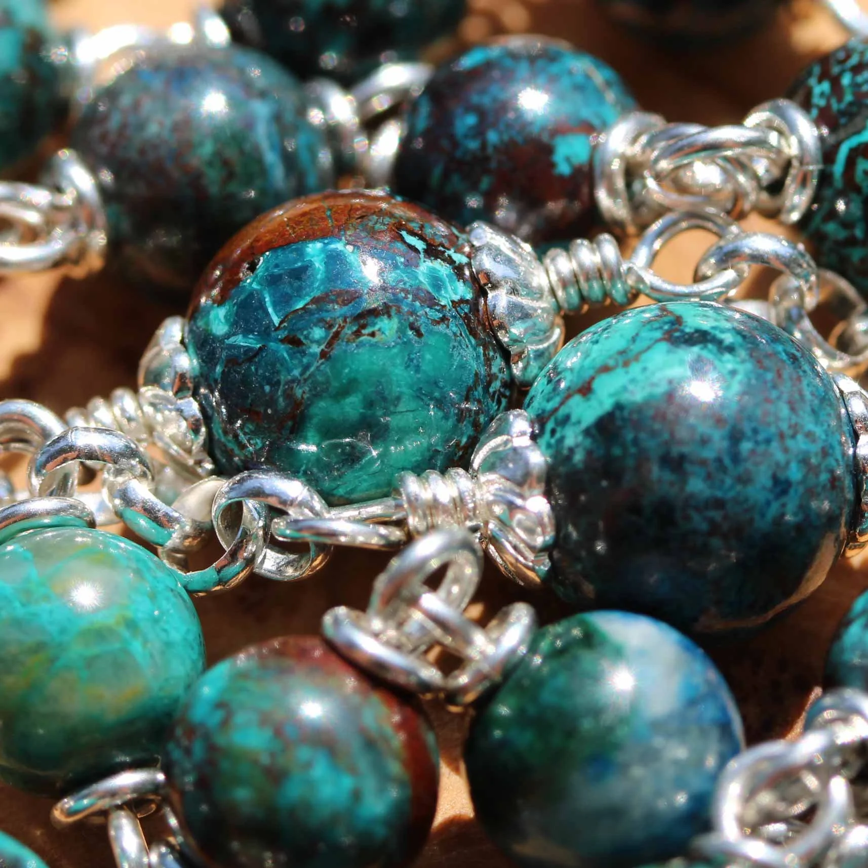 8mm_det_323_azurite_chrysocolla_eucharistic9.jpg