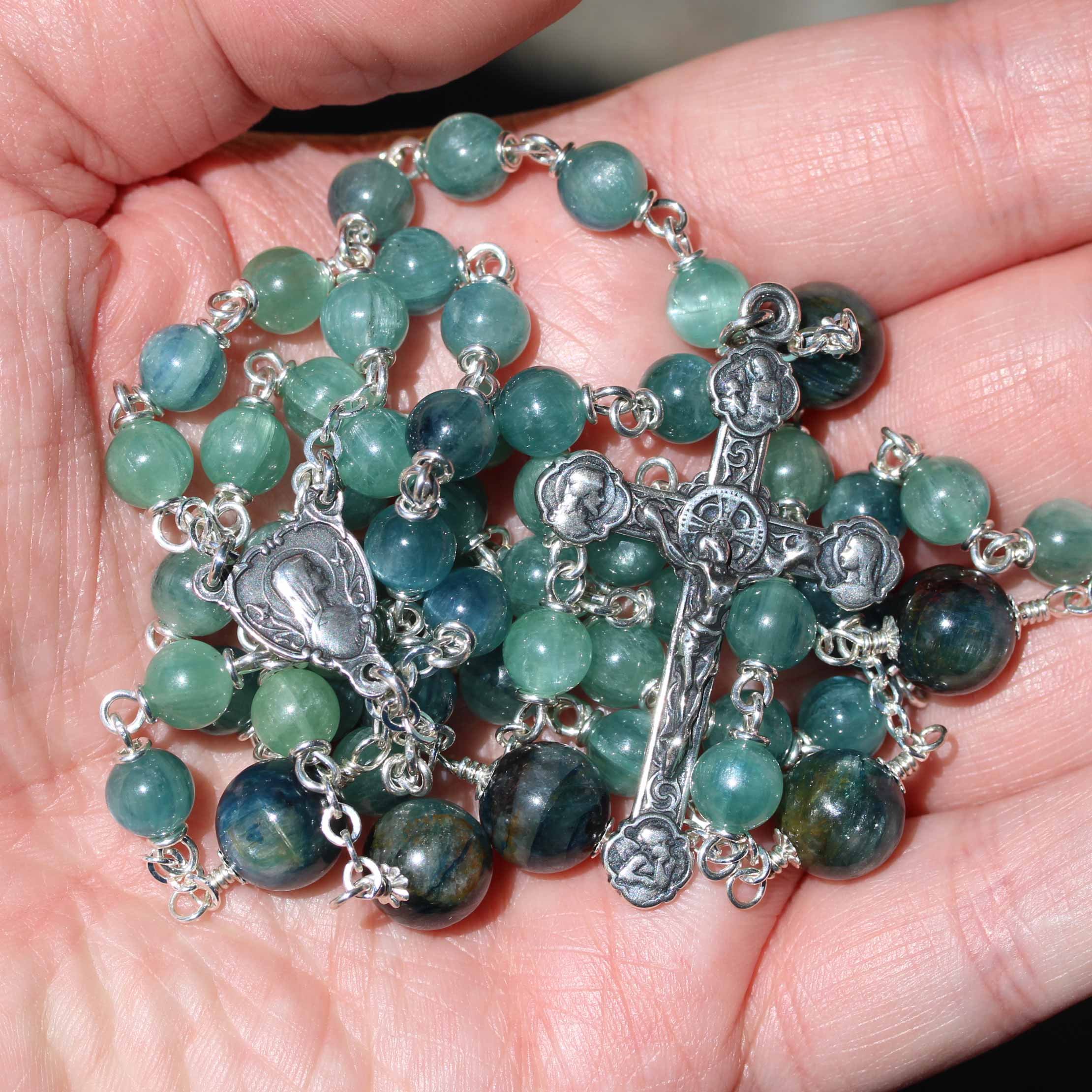 7mm_det_145_silvery_blue_kyanite8.jpg