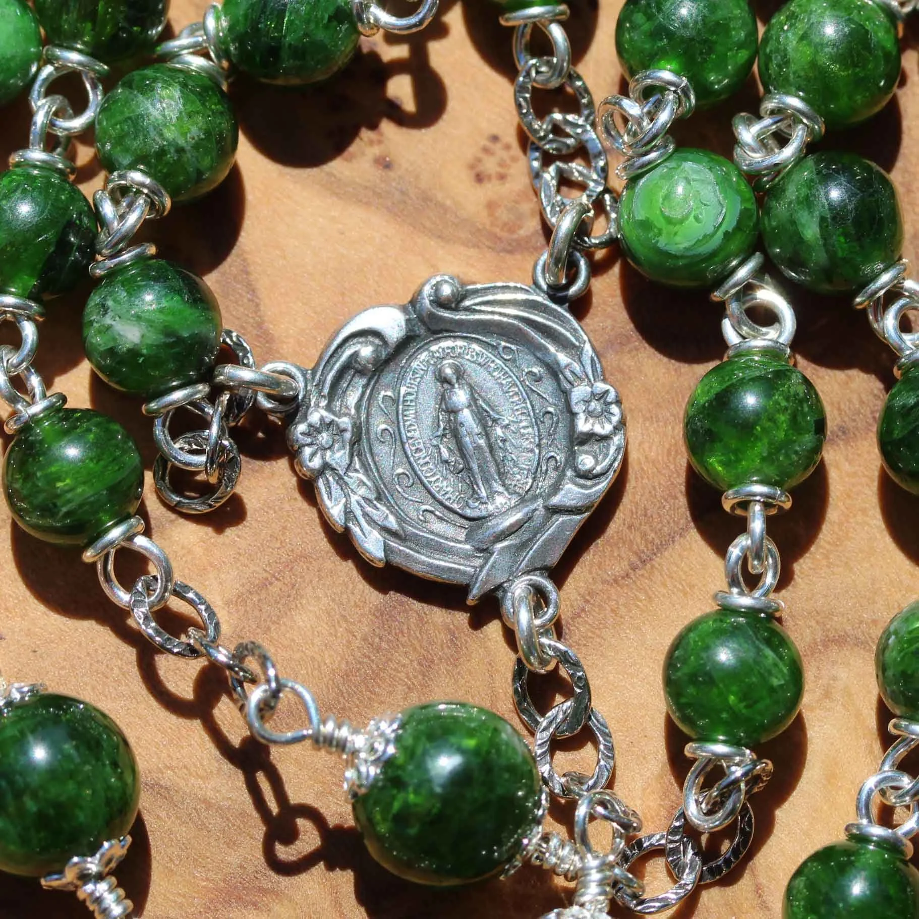 7mm_det_151_chrome_diopside_garden4.jpg
