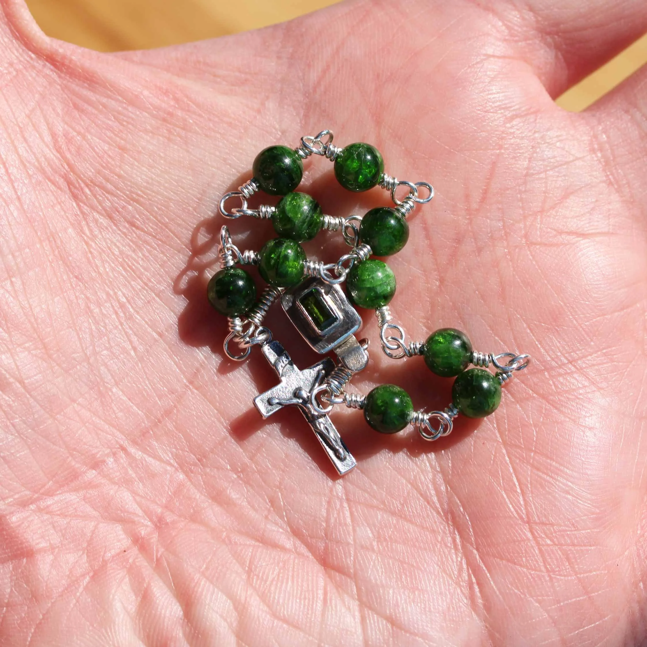 Brace_det_051_chrome_diopside_square7.jpg