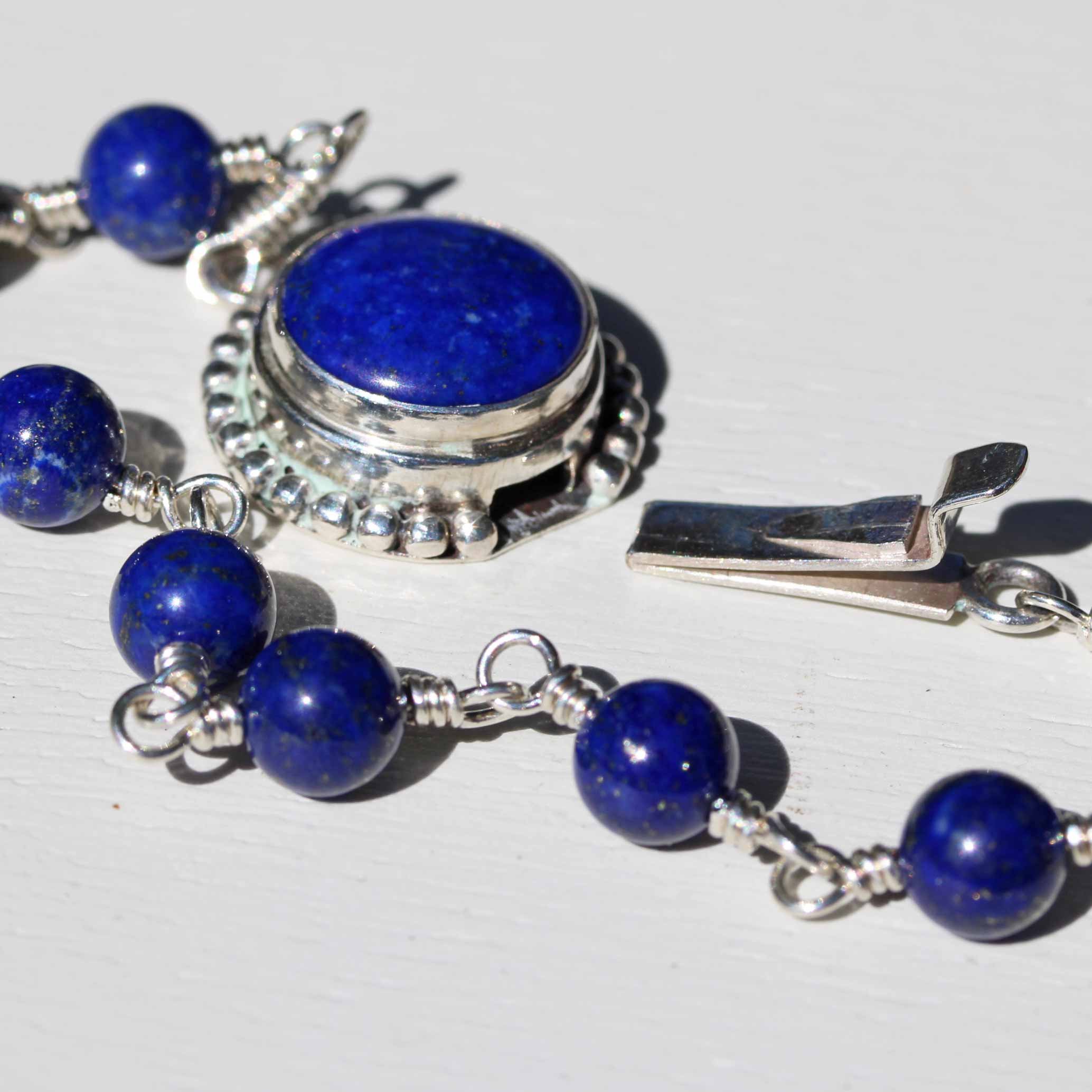 Br_det_049_lapis_large_clasp4.jpg