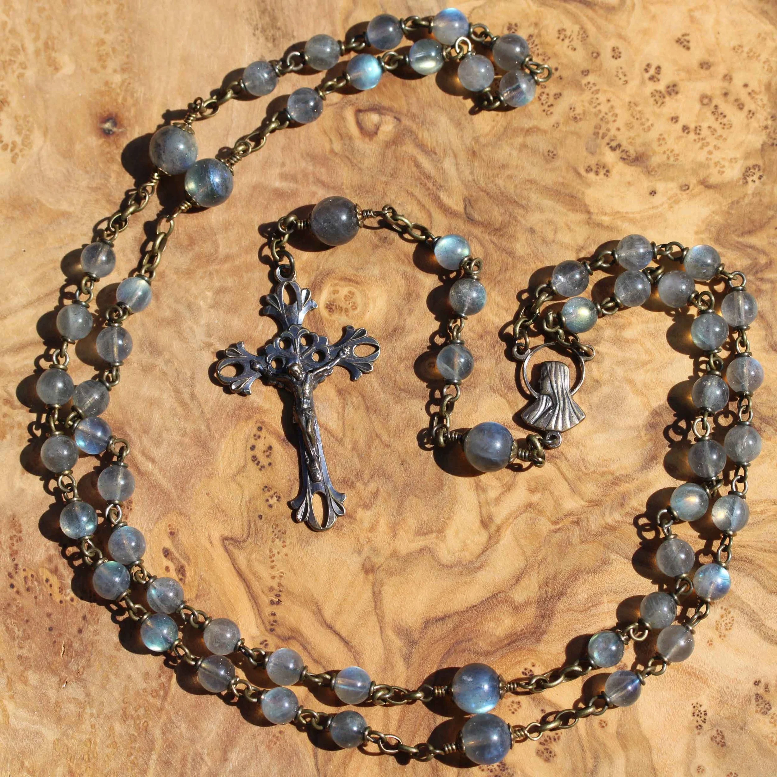 7mm_det_147_labradorite_open_halo3.jpg