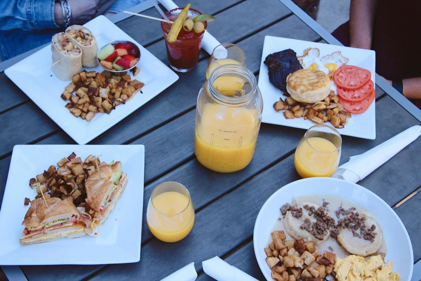 The Thanksgiving leftovers can wait-  it's time to brunch!

This Weekend at the Brewery:
🍾 Black Friday Brunch | 10:00am-2:30pm
🍳 Brunch | Saturday &amp; Sunday | 10:00am-2:30pm
🏈 UNC vs NC State | Saturday 7:30pm

Who&rsquo;s In?
.
.
.
#carolinab