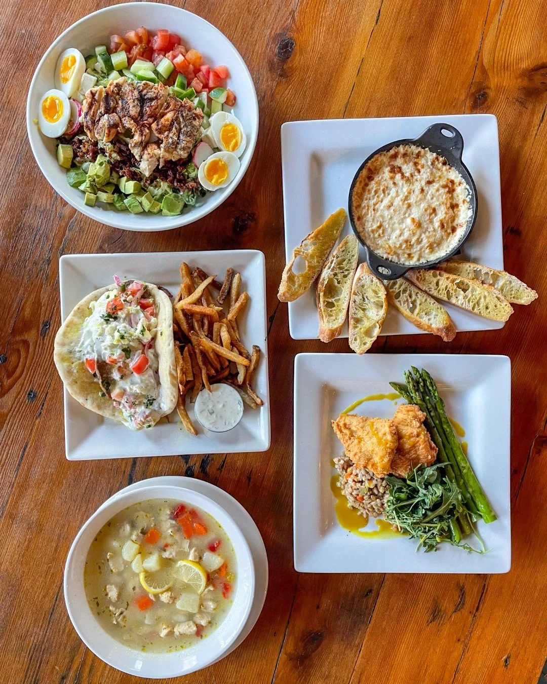 New Year, New Delicious Specials! 

🦀 Crab Dip
cheese blend, cream cheese, sour cream, crab claw, lemon, crostini
Pair with our Costero Mexican Lager

🍋 Lemon Chicken Soup
bell peppers, carrots, celery, potatoes, cilantro, thyme
Pair with our Sky B