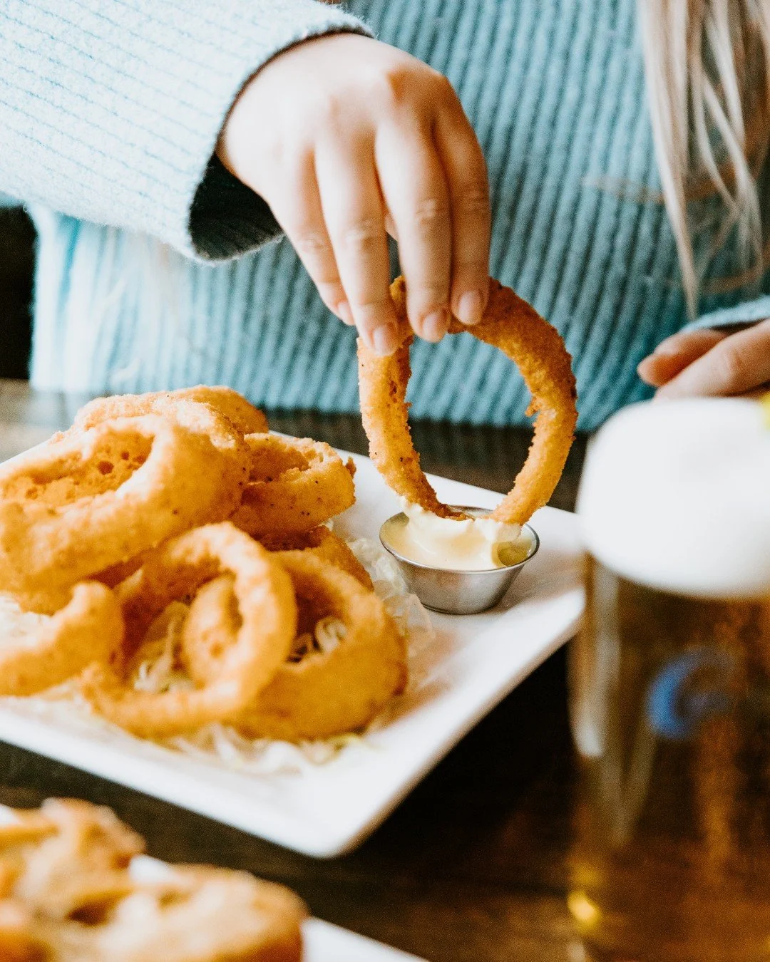 It doesn't matter who's playing with game day apps this good. 😋 Watch the Madness unfold with us. Who's In?
.
.
.
.
#carolinabrewery #whosin #ncbeer #yum #food #carolinabrewery #firstinflavor #brewery #yummy #eaaat #dinner