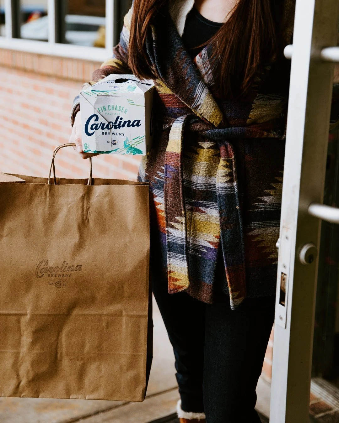 Monday's are hard enough- Let us take dinner off your plate!

Place your dinner order online or by giving us a call and pick it up on your way home. Just because you'll be enjoying your favorite burger in your PJs on the couch, doesn't mean you have 