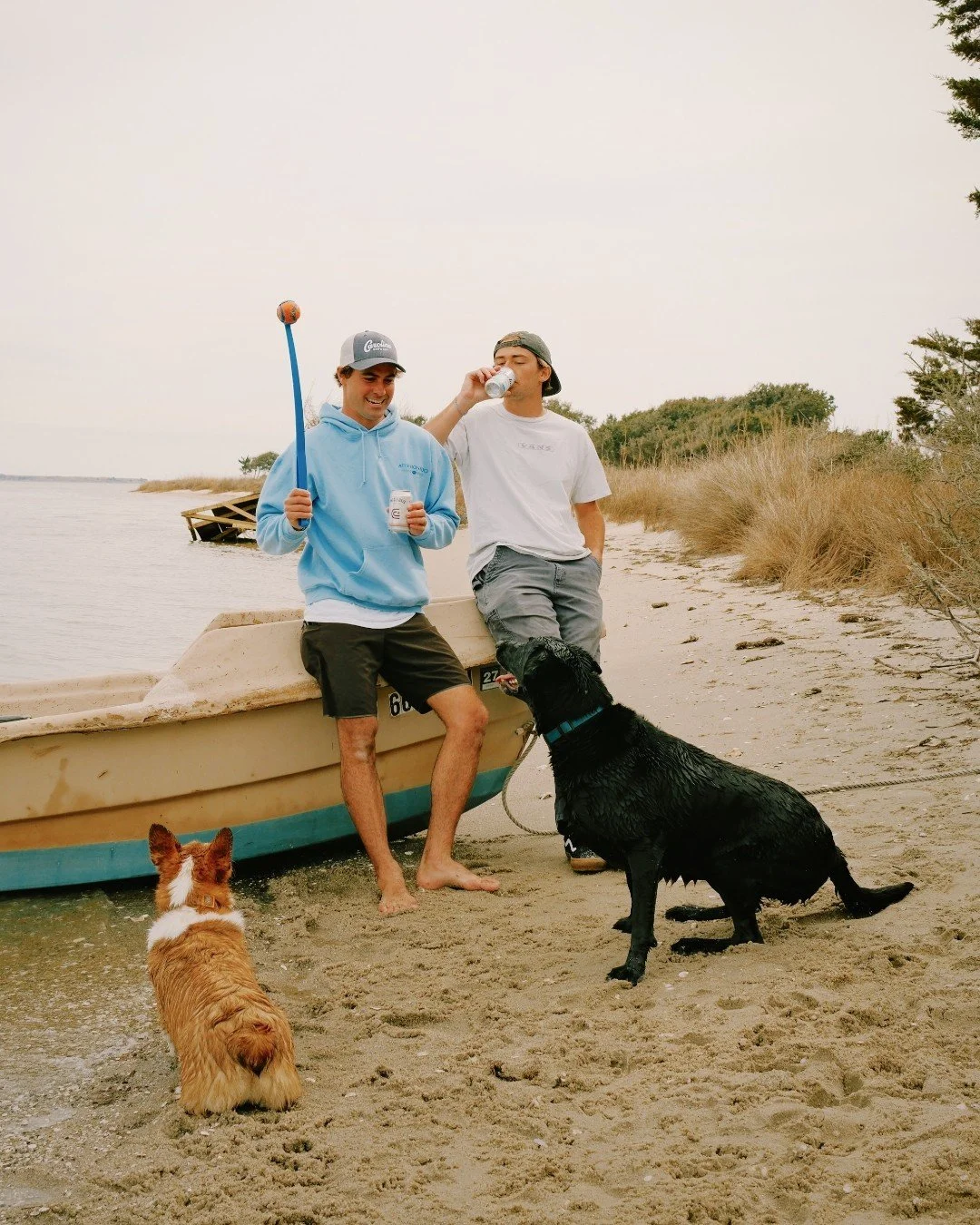The components of your perfect Saturday Afternoon: waves crashing on the shore, man's best friend, and most importantly great beer. Who's In?

Pick up a 6-pack of your favorite beer at your local @lowesfoods, @harristeeter, or @foodlion.
.
.
.
#beer 