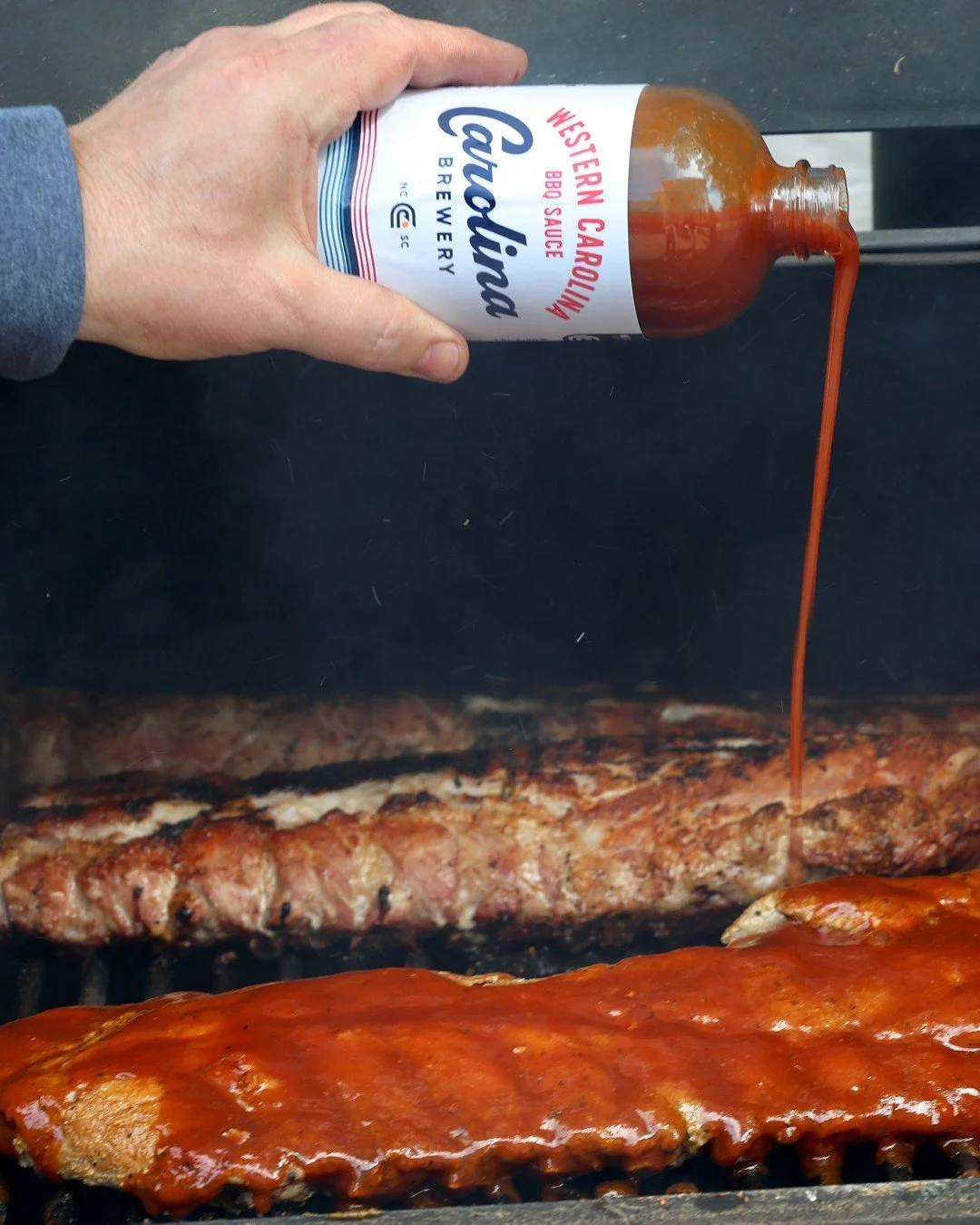 Father's Day is right around the corner- treat Dad to some Carolina Zing this year! 

Our Sauces and Dry Rub make the perfect gift for any barbecue loving Dad.  Available throughout the Carolinas @harristeeter, @lowesfoods, @publix, and online at Ama