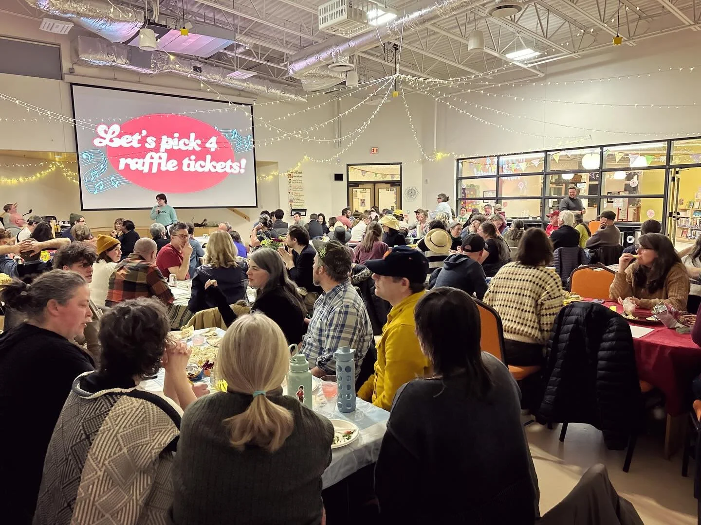 Thank you so much to everyone who joined us for Trivia last Friday night, we had a blast!! High fives to the team of preschool parents who came in first place 🧠🥇 Big shout out to all of our volunteers who made the night possible, and a huge thank y