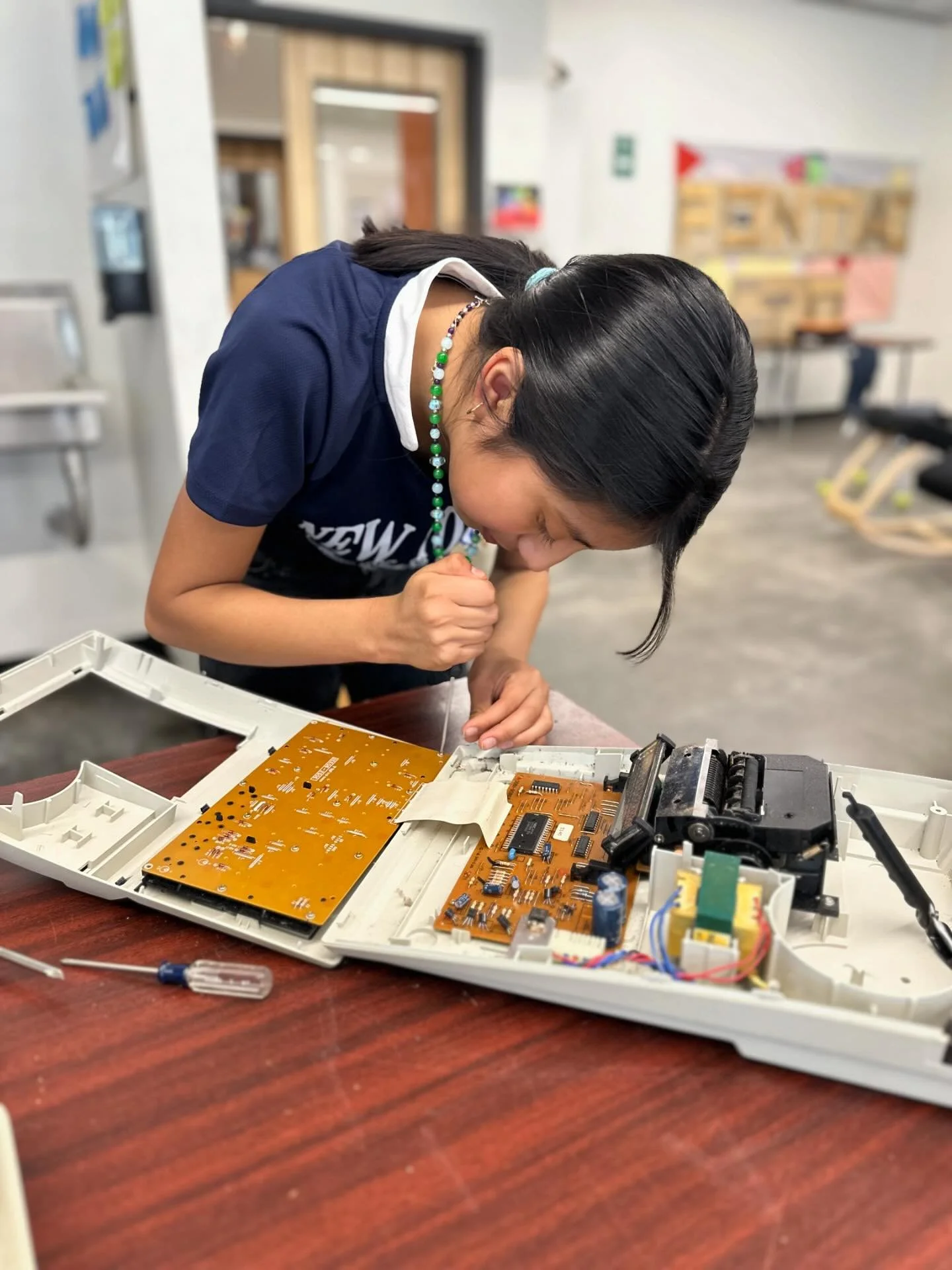 Have you ever wondered what's inside a VHS player, CD player, or boom box -- or how all those parts work together to make it run? In Projects Class, our 6th and 7th graders are finding out! With the help of a very special alumni parent, students are 