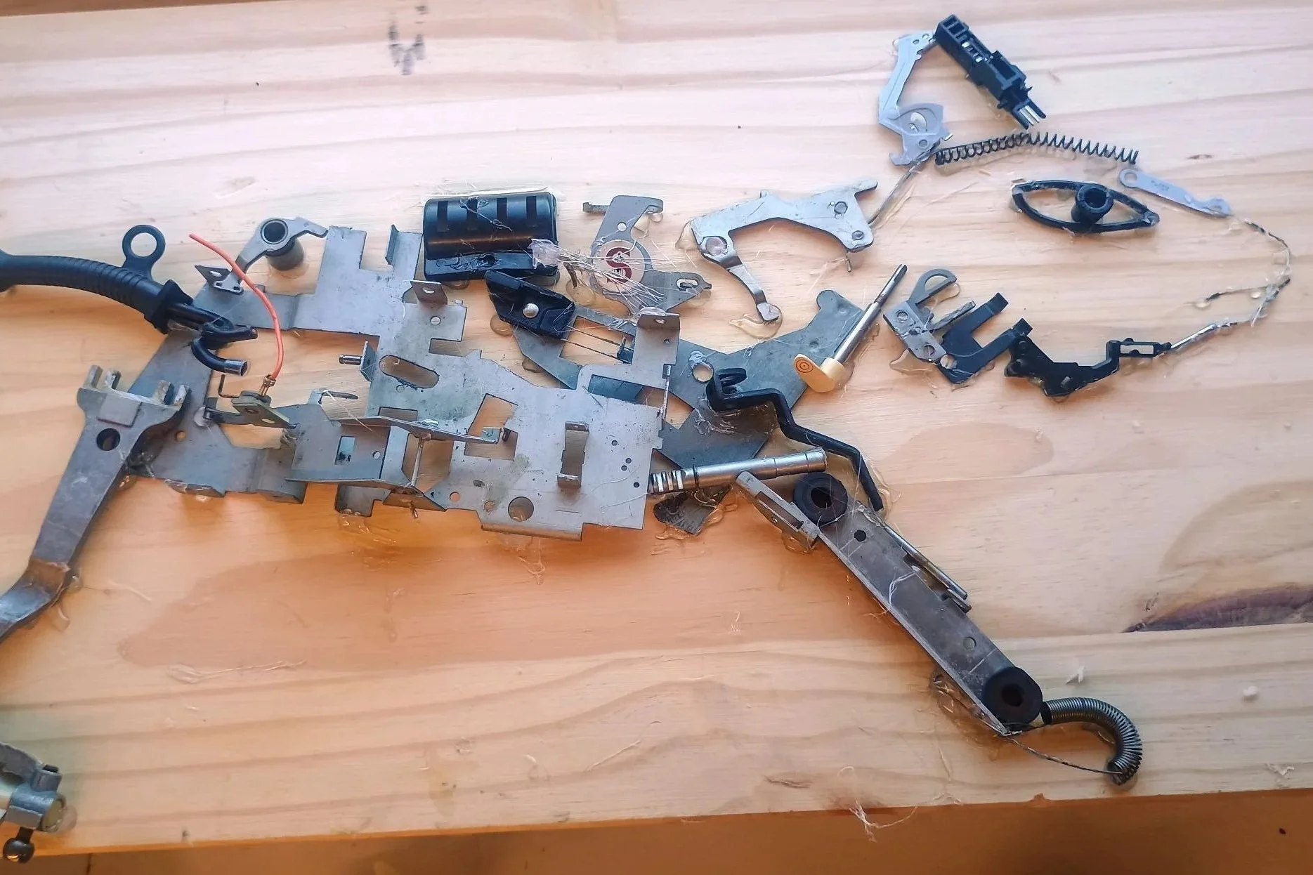 Deconstruct / Reconstruct:A Take Apart Project Inspired by Things Come Apart