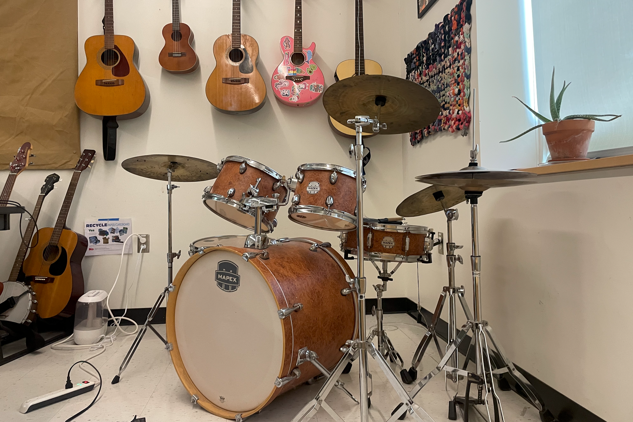 Sound, Vibration, and the Origins of Instruments in Mups and Middles Music