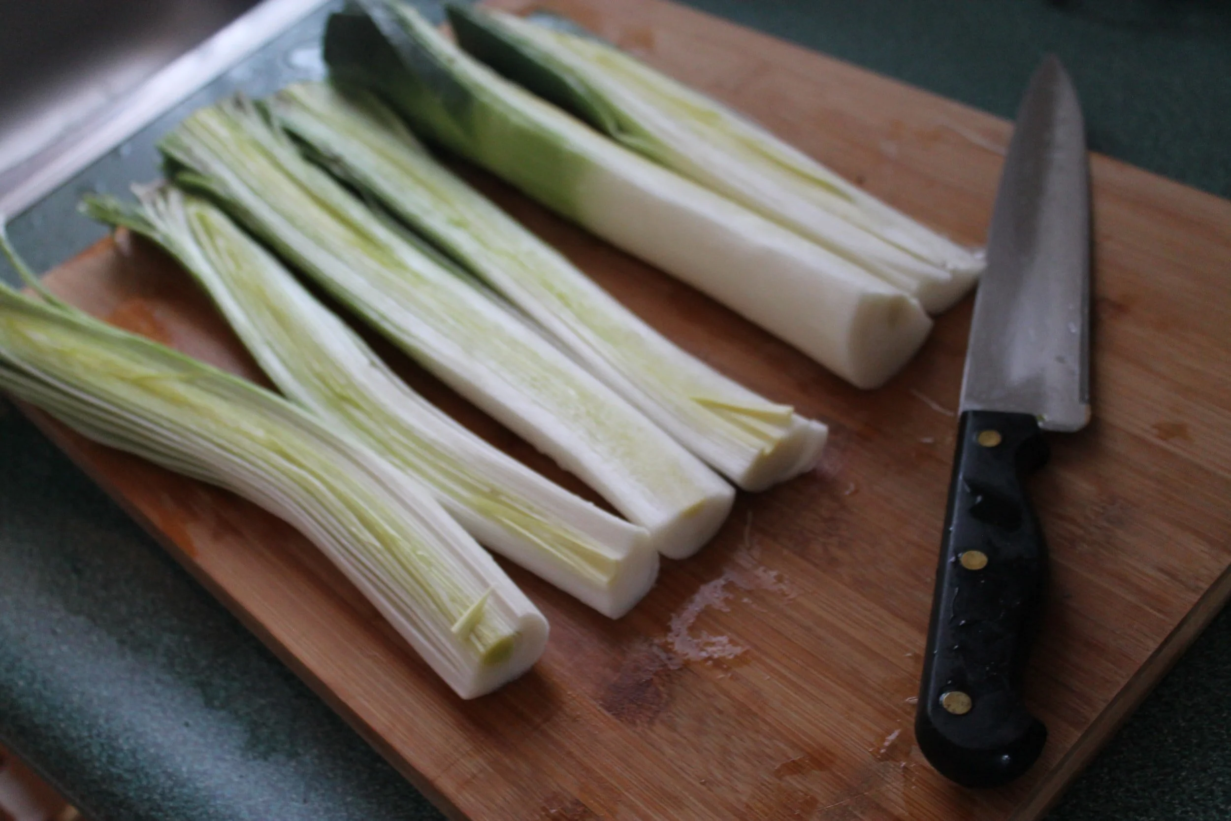 Kitchen Tip: How To Clean &amp; Prepare Leeks