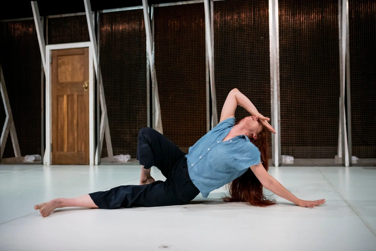 Ce soir et demain! We're at @espace1789 for some ill-advised couples therapy with our critically-acclaimed Juliet & Romeo.
📸 Paul Blakemore, featuring @emilyterndrup
🎟️ through the link in our bio