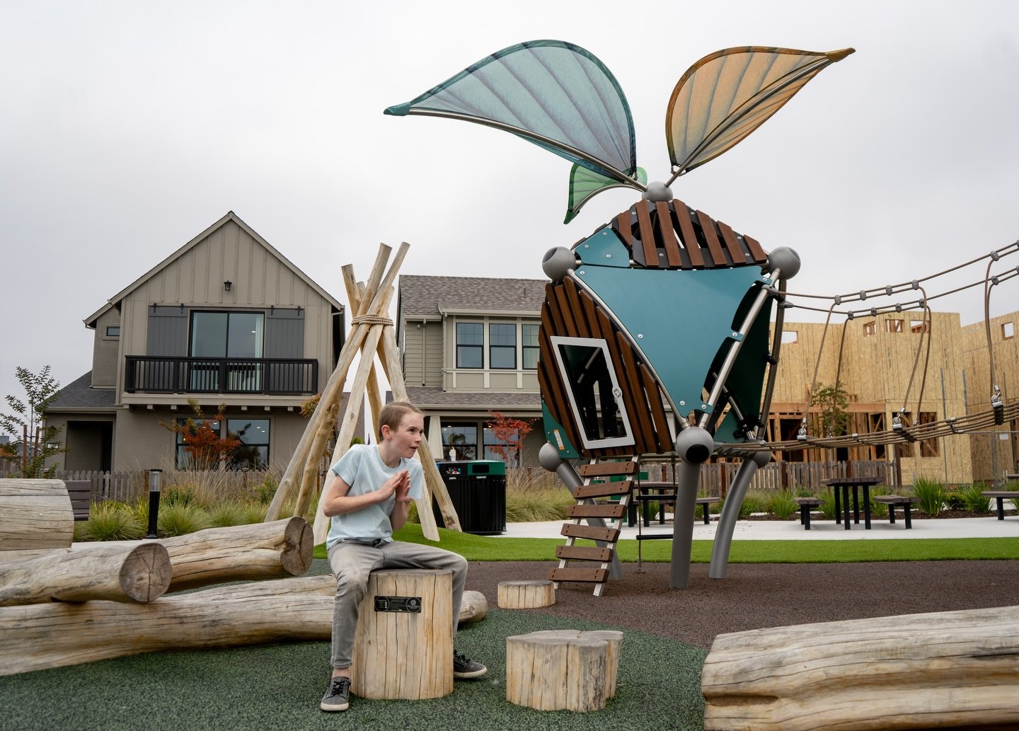 🪵 🍃 SOMO Village in Rohnert Park, CA just got a whole lot more playful! Kids can now explore the charming Berliner Boo and Trii Houses with their leaf shade canopies, slides, and jungle bridge, and climb through nature on WholeTrees&rsquo; log play
