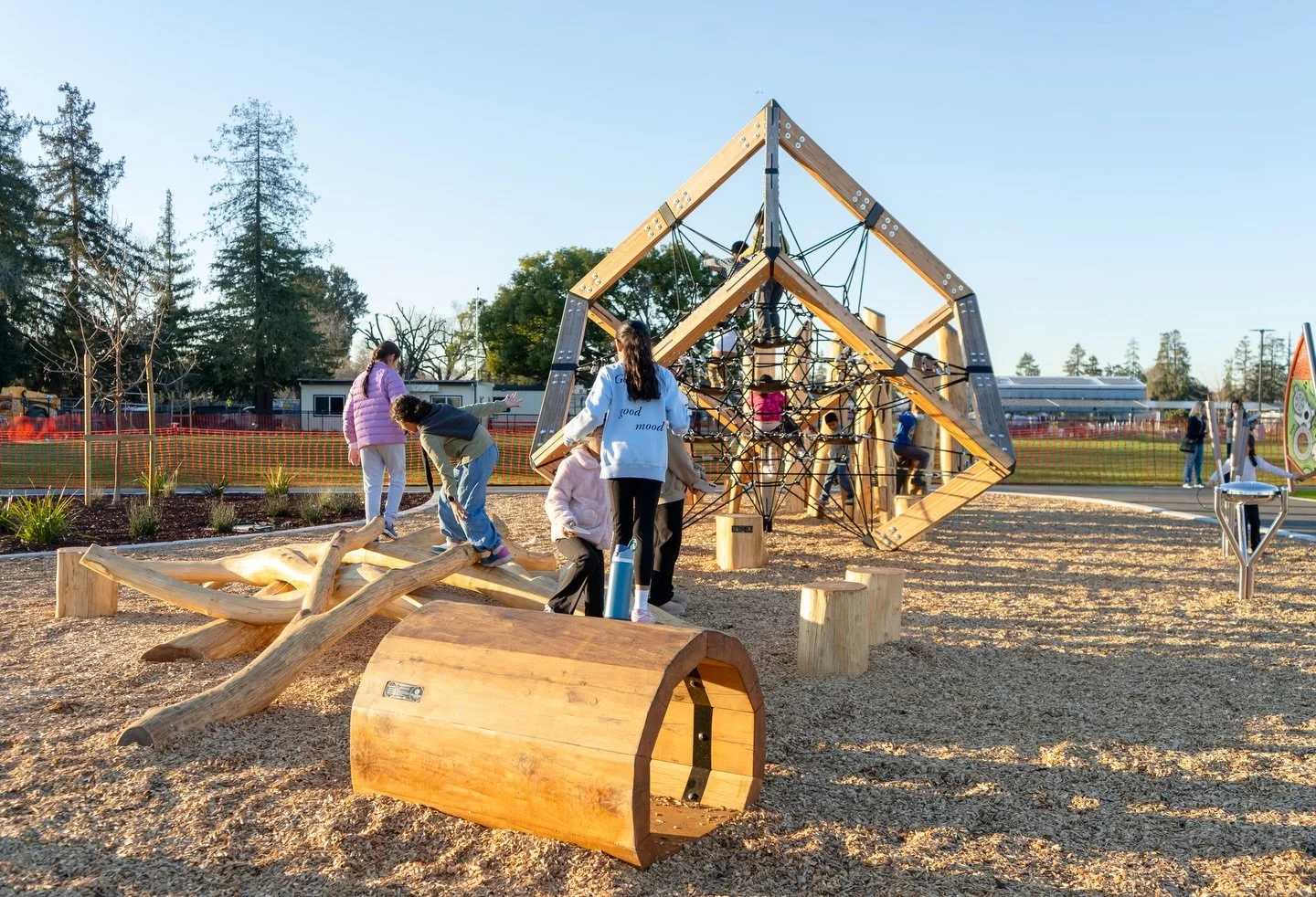 More than 400 community members joined the Hoover Elementary Ribbon Cutting in Palo Alto, and we are grateful to be part of an amazing collaboration with PAUSD and our partners to create inclusive and accessible playgrounds for K-5 students. This is 