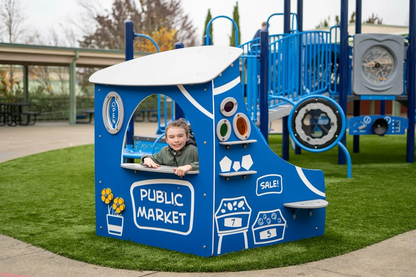 The new 2-5 inclusive Burke playground at Austin Creek Elementary School in Santa Rosa is being enjoyed by students! Designed for early learners this playground features imaginative panel play, a cozy see-through tunnel, slides, climbing opportunitie