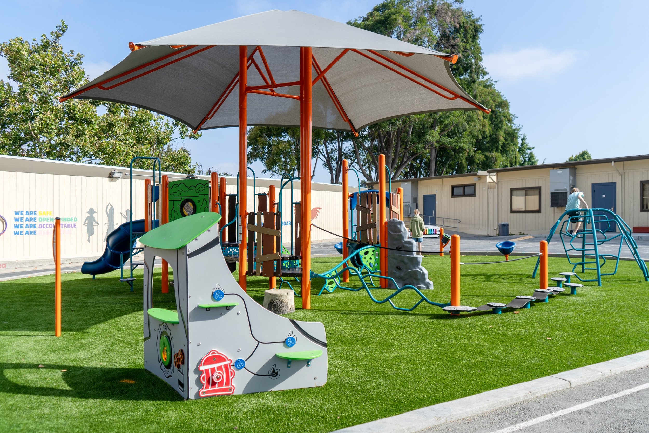 🦅 A brand-new playground is ready for students at Pioneer Elementary School in Union City!
SPEC Play worked alongside New Haven Unified School District and Pioneer Elementary School to bring a new play space to campus.

The playground was designed w