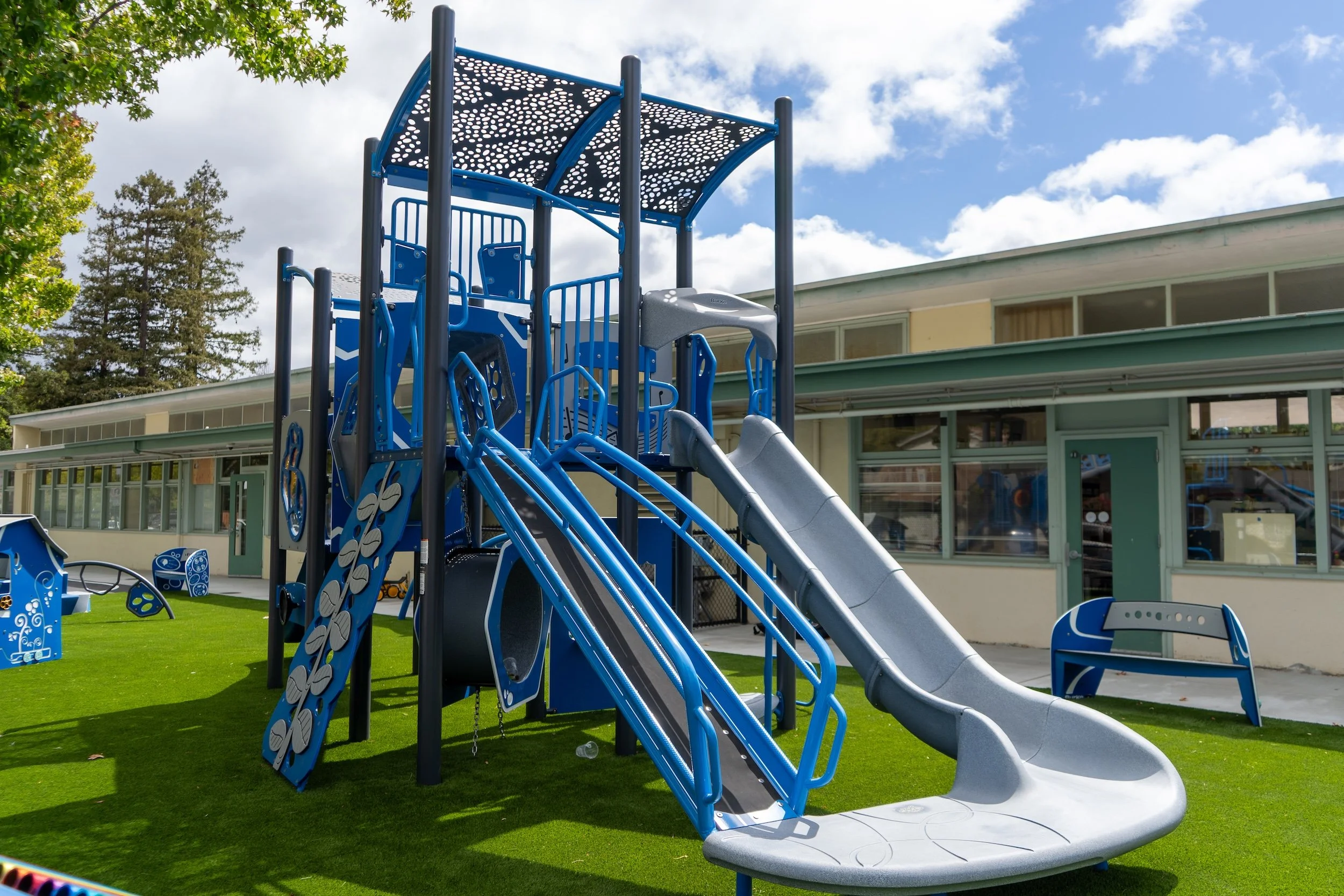 spec play burke 360 loop inclusive climber