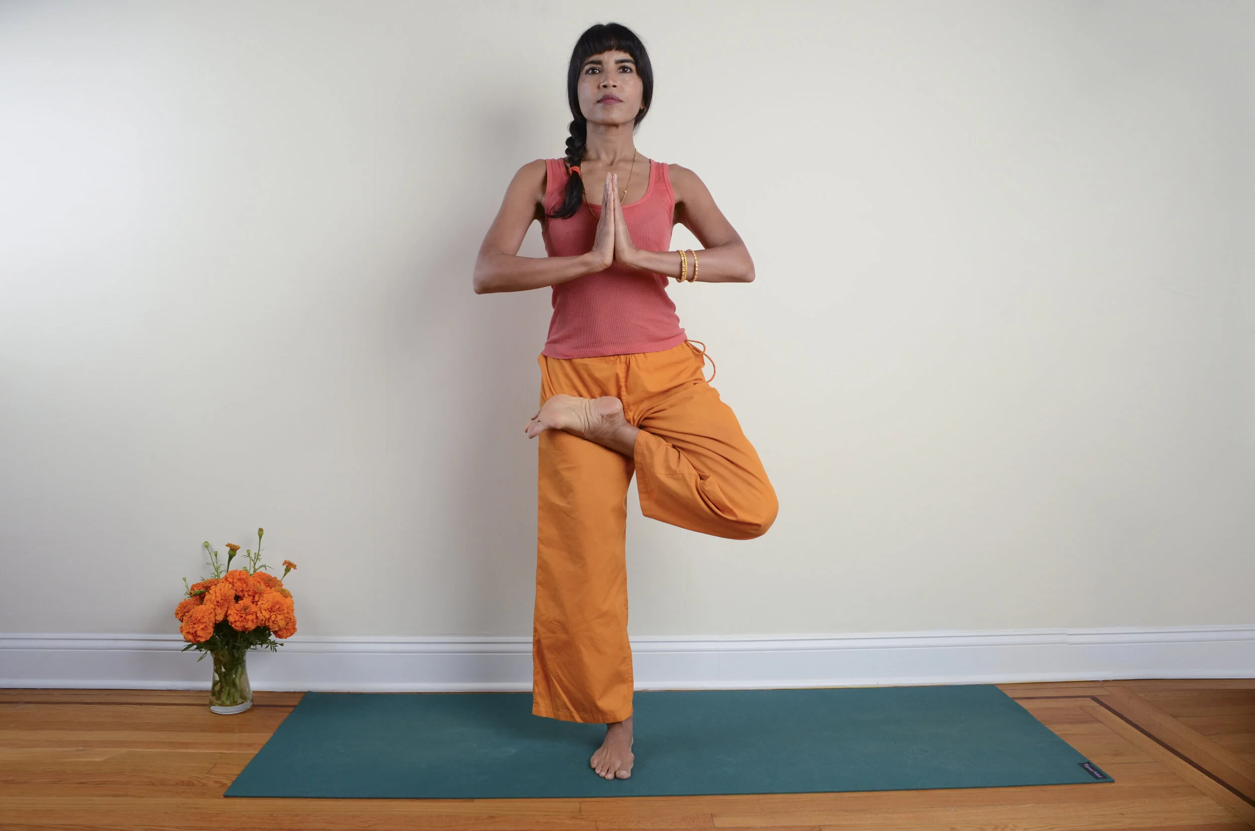 quick retouch 1 stand.jpg