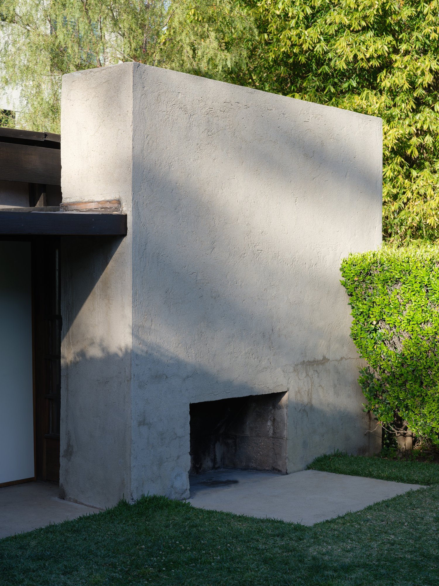 The Schindler House Exterior Concrete Fireplace - Rudolph Schindler