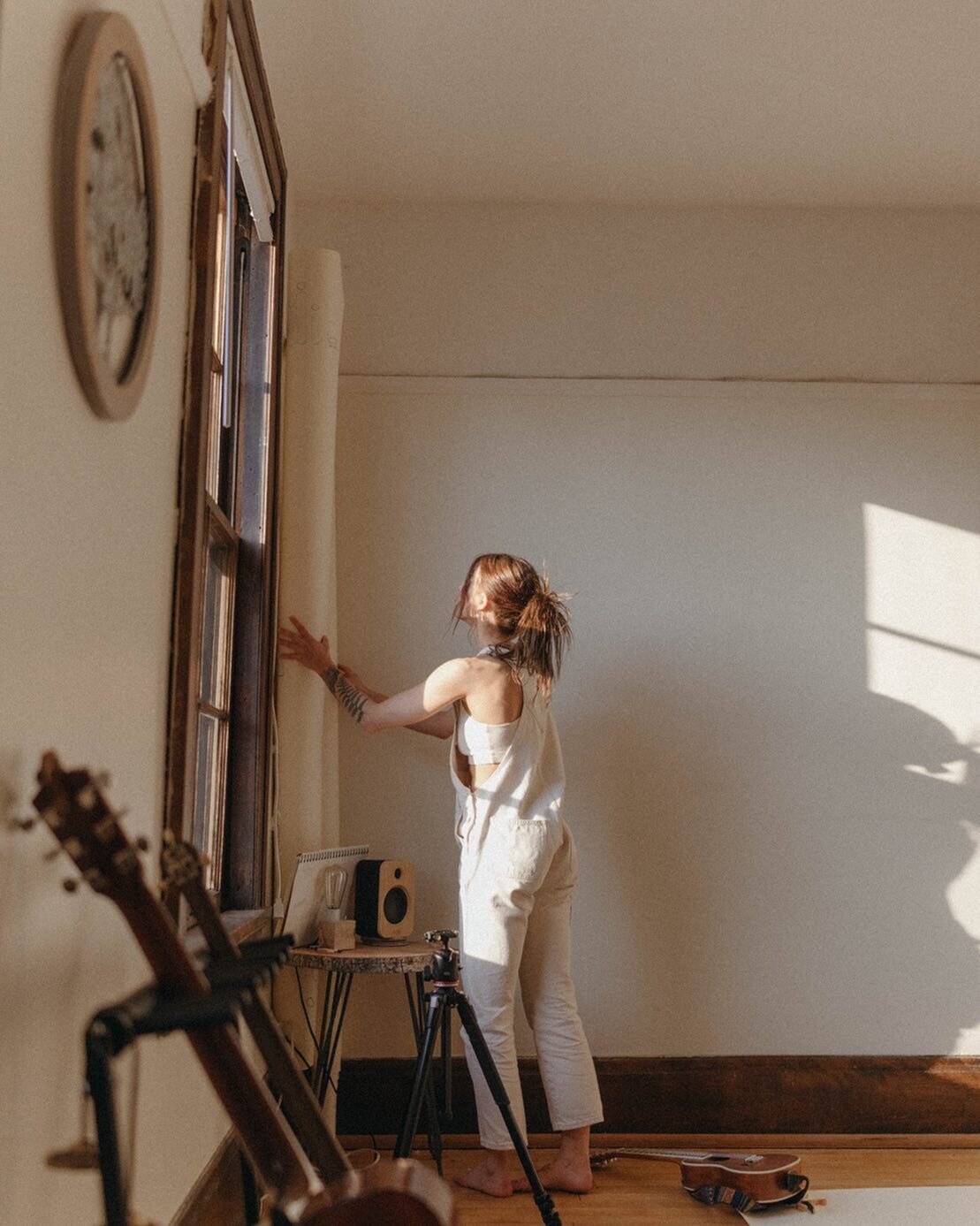 looking at this photo i feel so many things. 

thank you @dianagalay_photo for capturing such special moments and for gifting me this incredible paper.

i am discovering so much about myself through this process and feel so grateful.

i cannot wait f