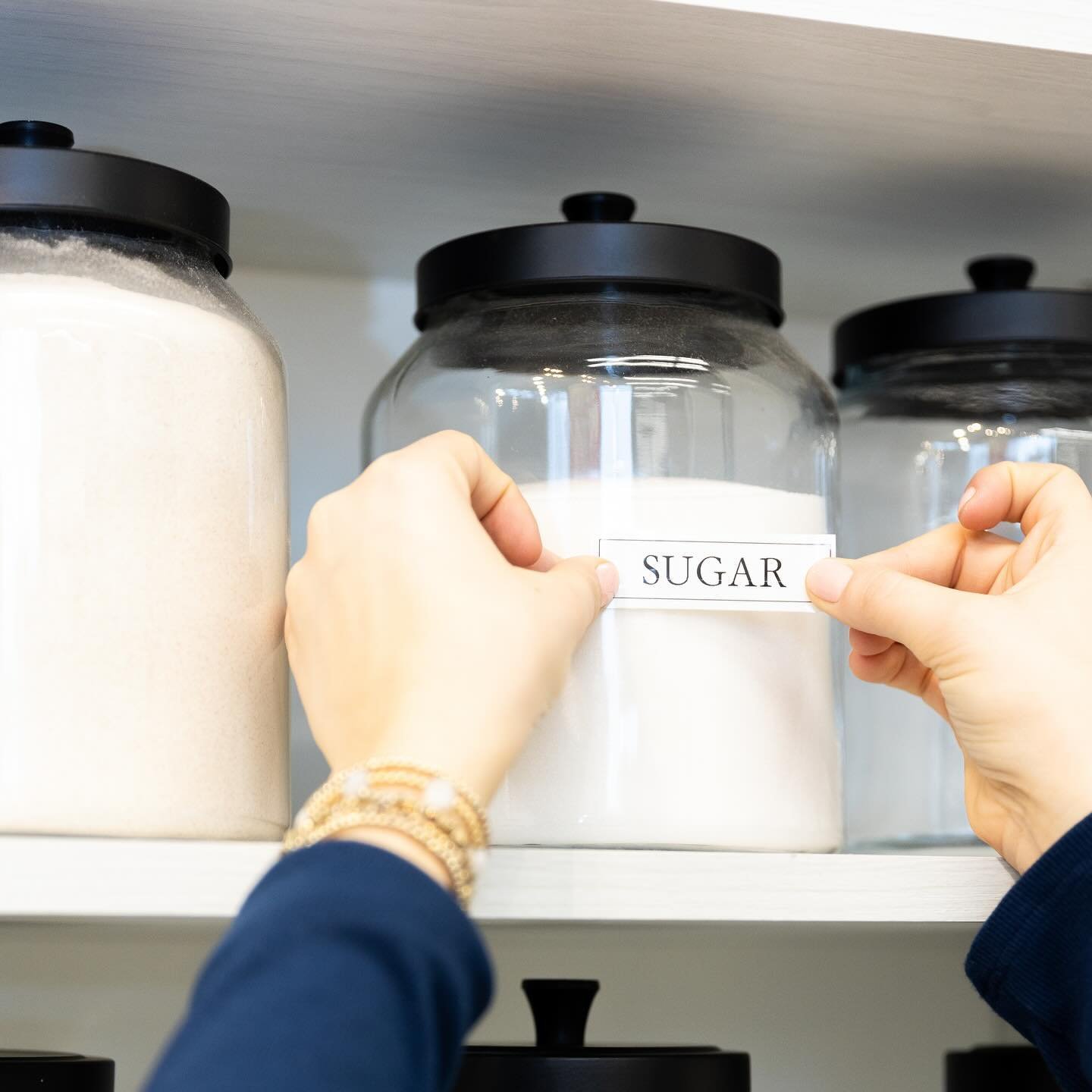 Life is sweet - especially when everything&rsquo;s in its place &amp; labeled! 🍭✨

Whether it&rsquo;s your kitchen pantry or your home office, the importance of labels can&rsquo;t be overstated when it comes to achieving and maintaining order. Label