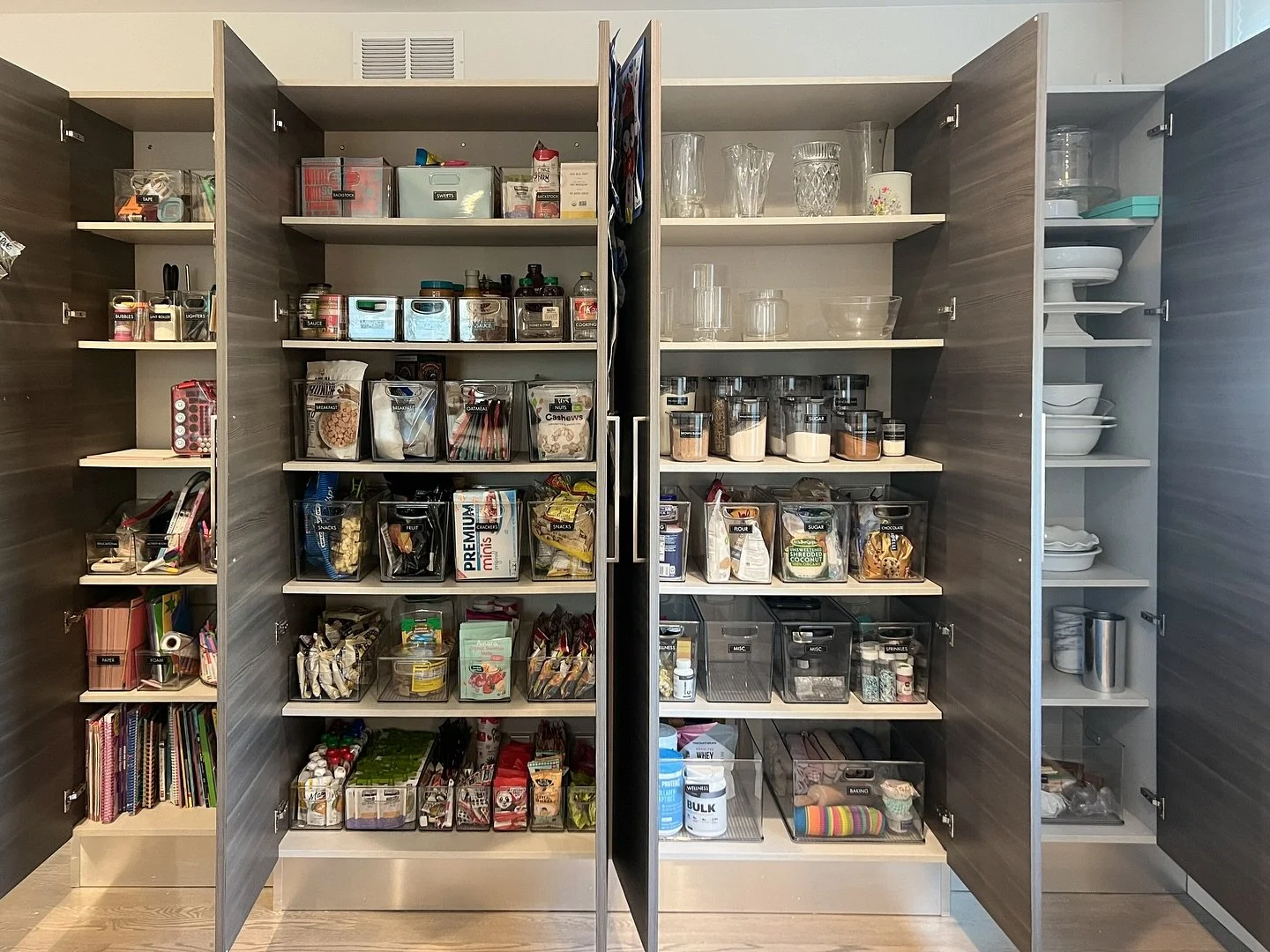 It&rsquo;s not just a pantry🚫🙅🏼&zwj;♀️ 

It&rsquo;s a:
⭐️Snack station
⭐️Hosting hub
⭐️Art supply closet

From playdates to dinner parties, every shelf now has a purpose &mdash; serving pieces up top, grab-and-go bins for little hands, and crafts 