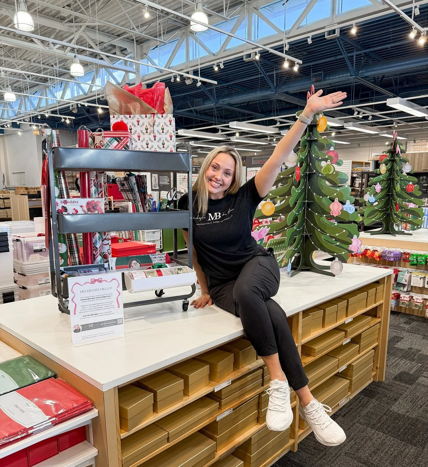 A little peek at our latest in-store styling displays at @thecontainerstore 👀🎁✨

From a fully stocked gift-wrap cart to a holiday-ready pantry vignette, everything was designed to make gifting and hosting feel effortless this season. Everything we 