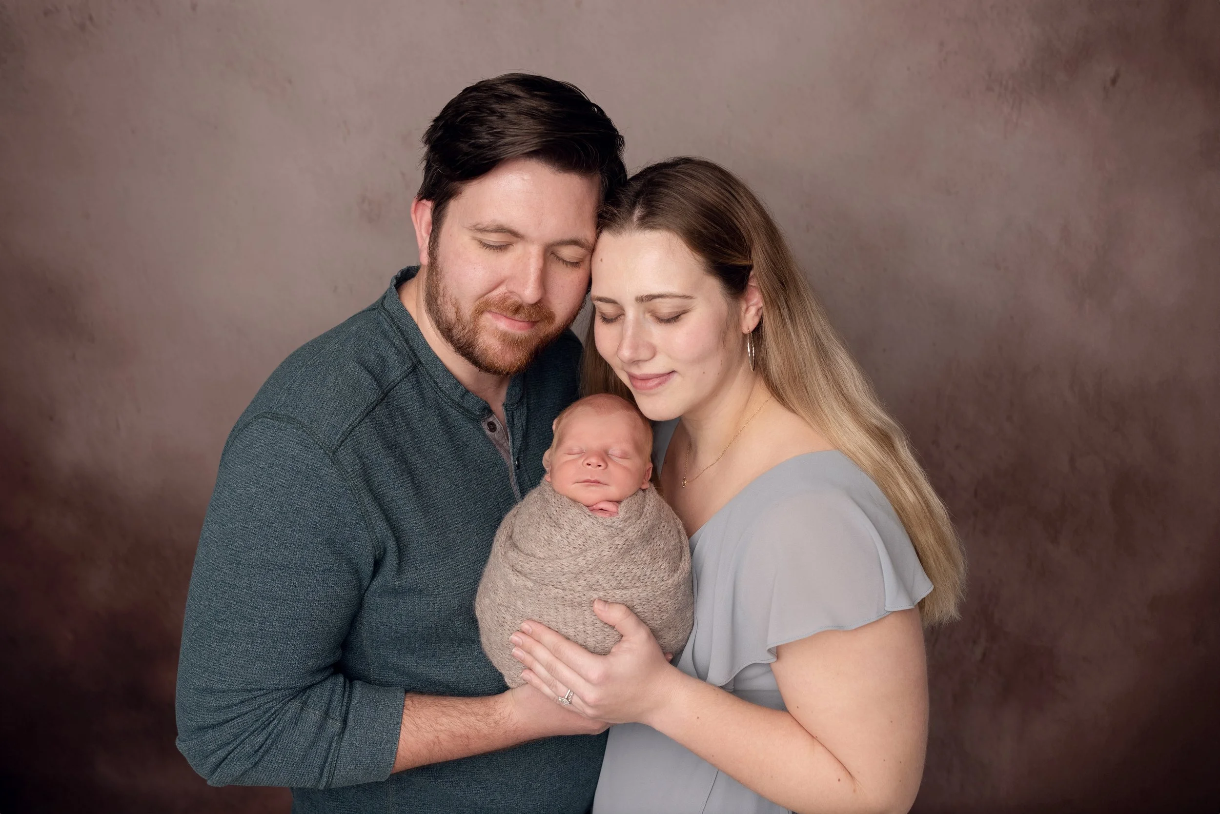 Frisco Newborn Photographer | Best Frisco Newborn Photographer | Little Elm Newborn Photographer | Blooming Tree Photography | Sibling photography | www.bloomingtreephotography.com