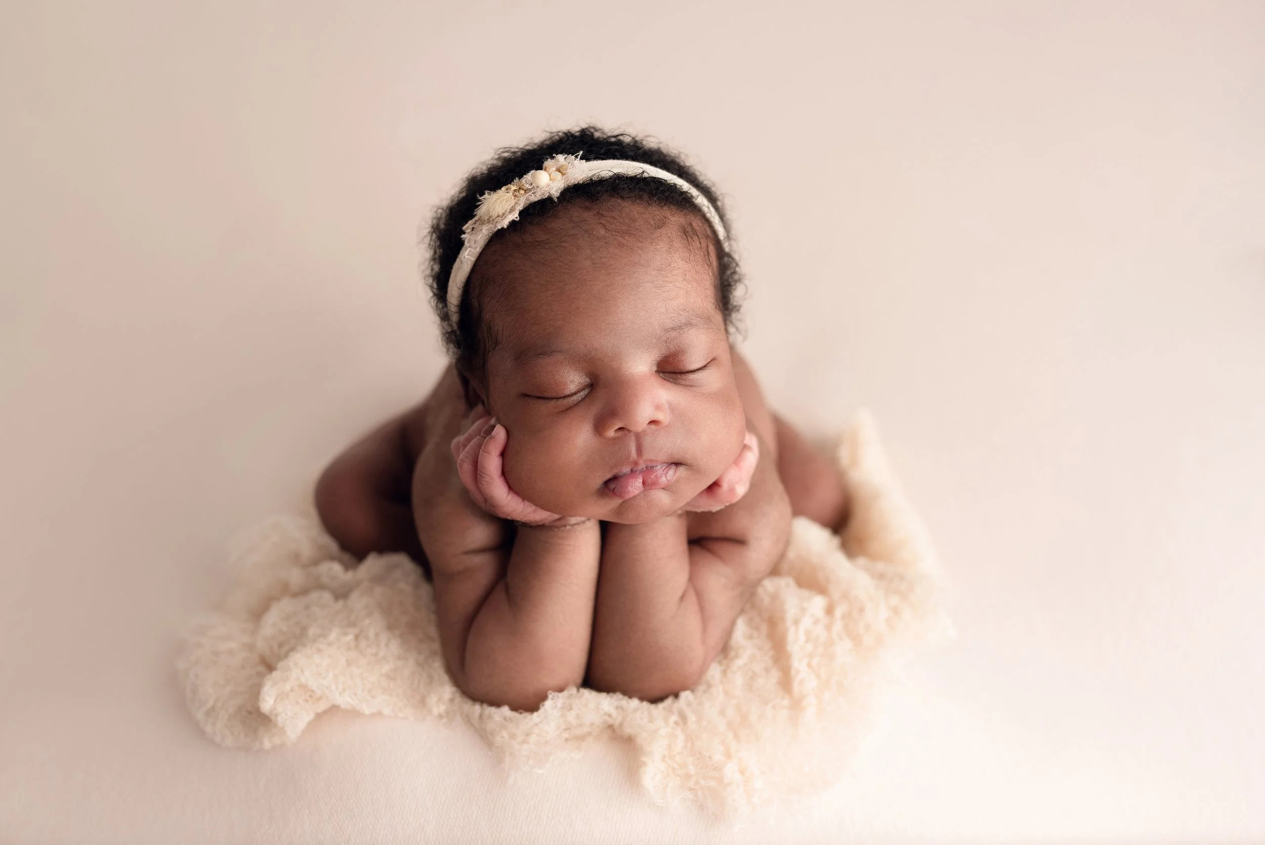 Frisco Newborn Photographer | Best Frisco Newborn Photographer | Plano Newborn Photographer | Blooming Tree Photography www.bloomingtreephotography.com