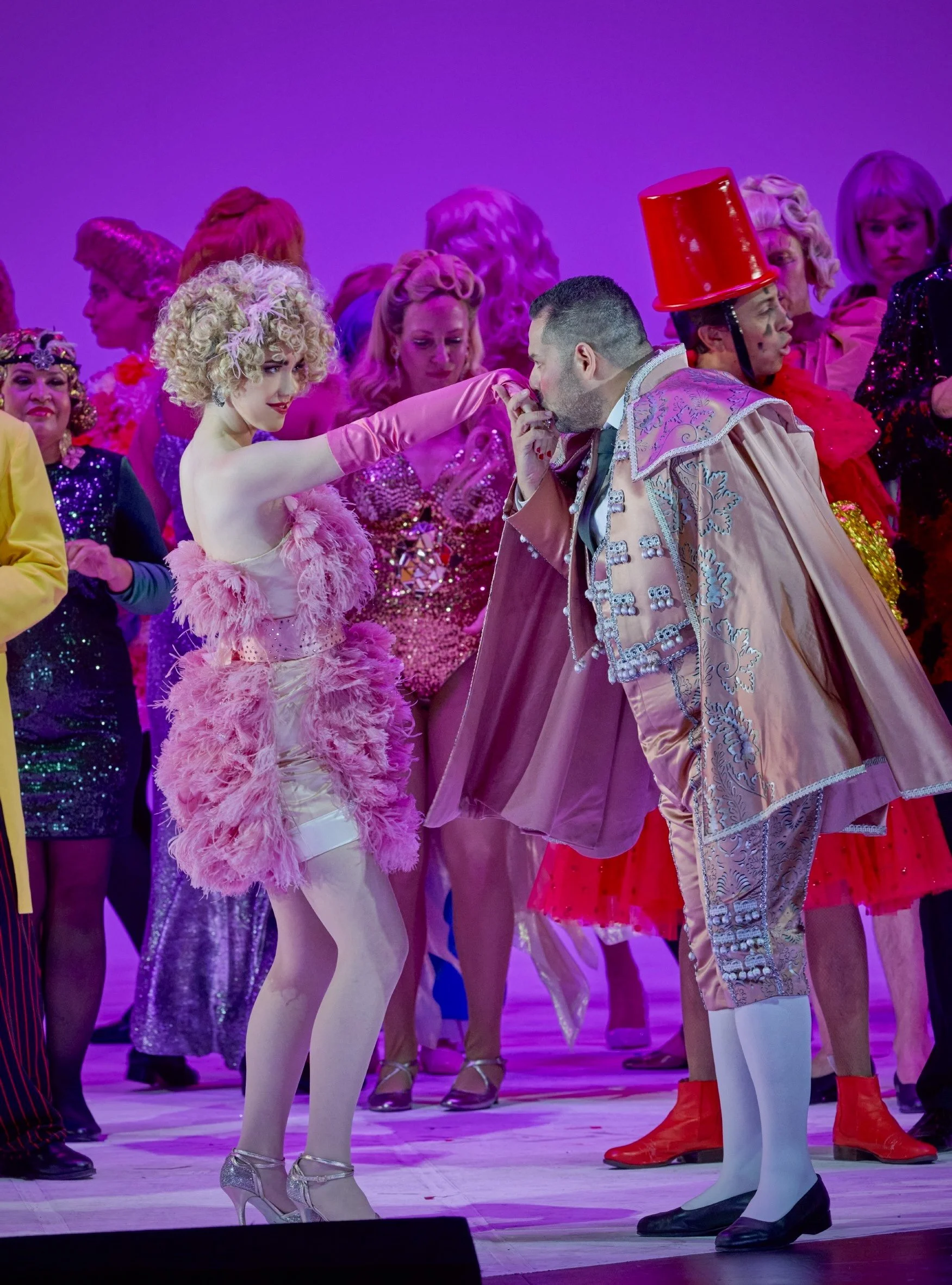 Alma Neuhaus as Flora, (c) Wiener Staatsoper/Michael Pöhn
