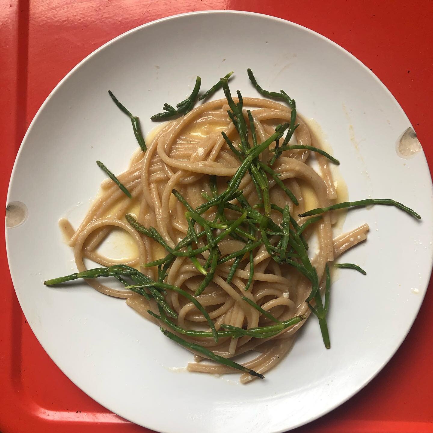 &ldquo;Fettuccine cheddar&rdquo; with sea beans, which were irresistibly tagged under &ldquo;foraged&rdquo; in @freshdirect. 

I think I&rsquo;ll be forever grateful to this veggie of the sea because they were the food that made me go &ldquo;oh shit 
