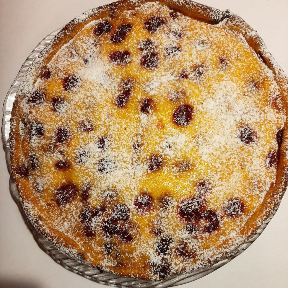 Di’s Raspberry Sour Cream Cake