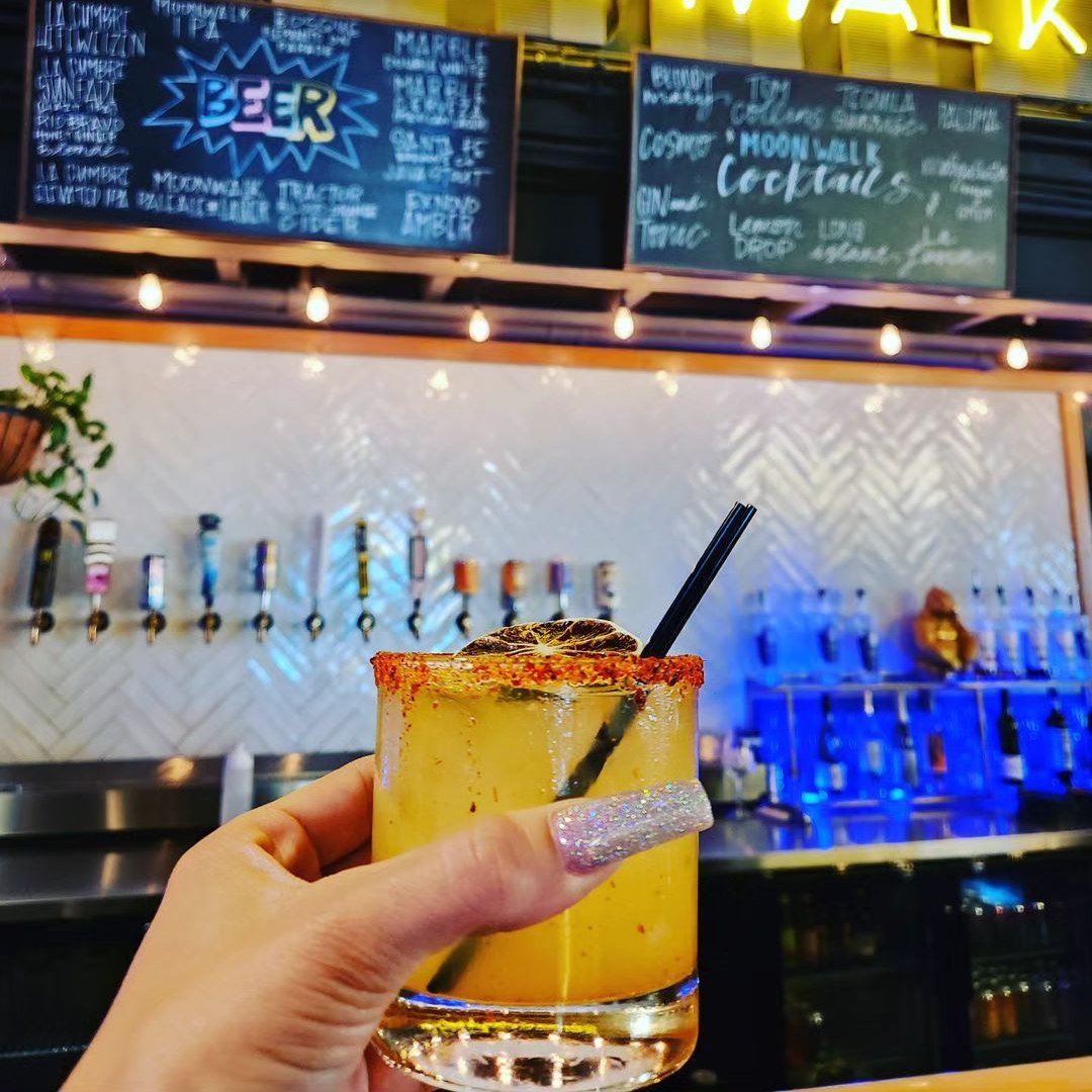 That's one small step towards the weekend. 

Bound on over to @moonwalkbar for a classic cocktail.

#ThirstyThursday #MoonwalkBar #505Central #Margarita