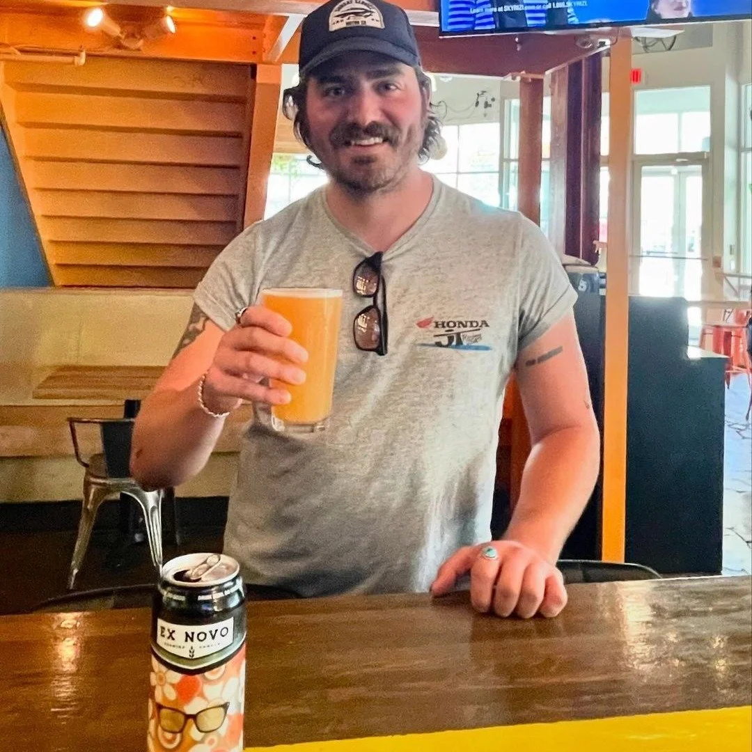 π» Now Available at Packies: Austin Flowers! πΈ
Ex Novo’s Hazy IPA with a tropical twist of guava! πΊβ¨
ORDER ONLINE: Link in bio.
Swing by this week to try it and enjoy the vibes. π»π 
#AustinFlowers #HazyIPA #GuavaGoodness #PackiesBar #Dr
