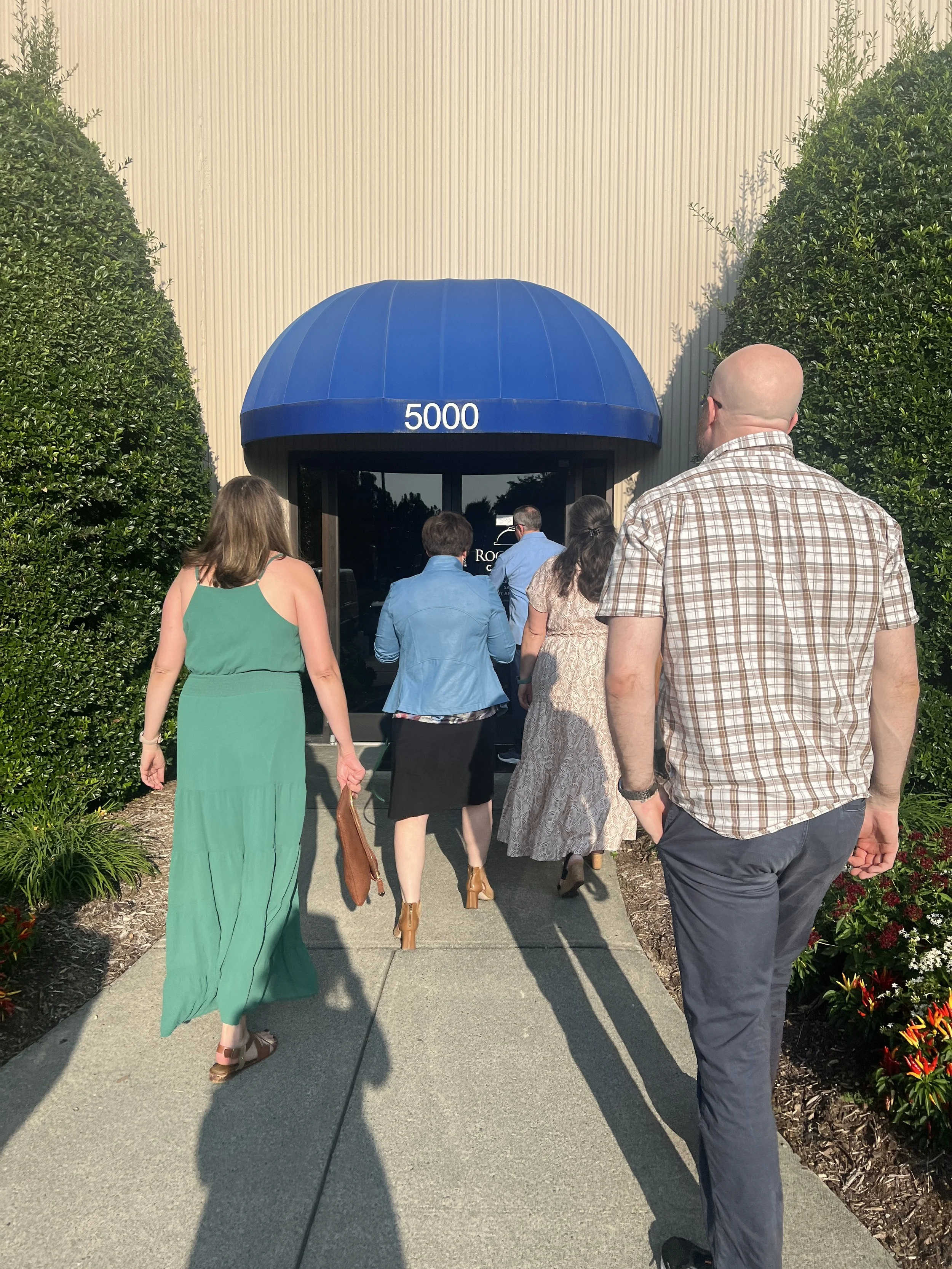 1A_Entering building.JPG
