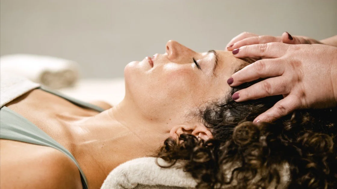 How Head Massage Supports Hair Health and Scalp Wellness in 2026?