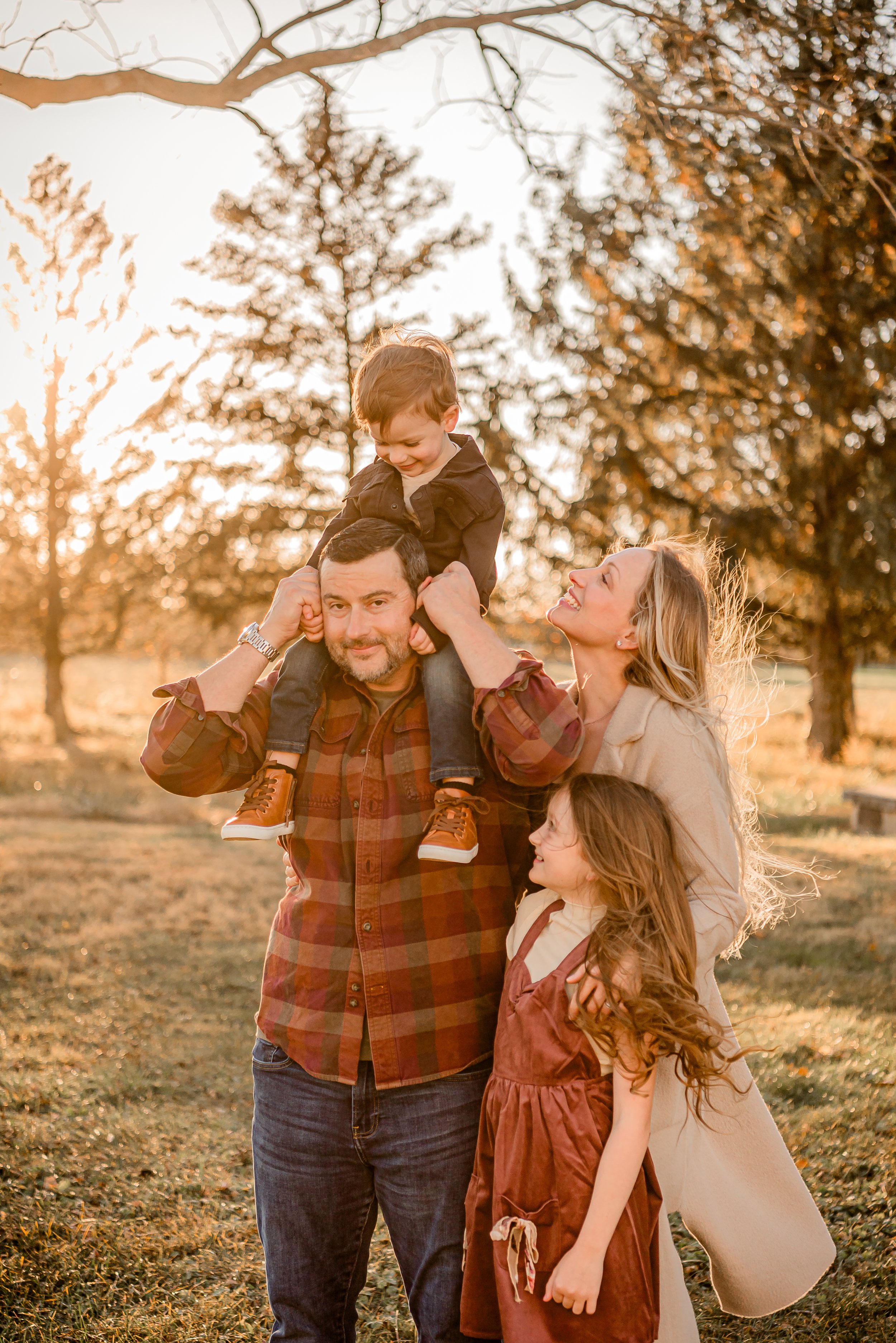 Roche Family_November 2024_Emilee Chambers Photography (28).jpg