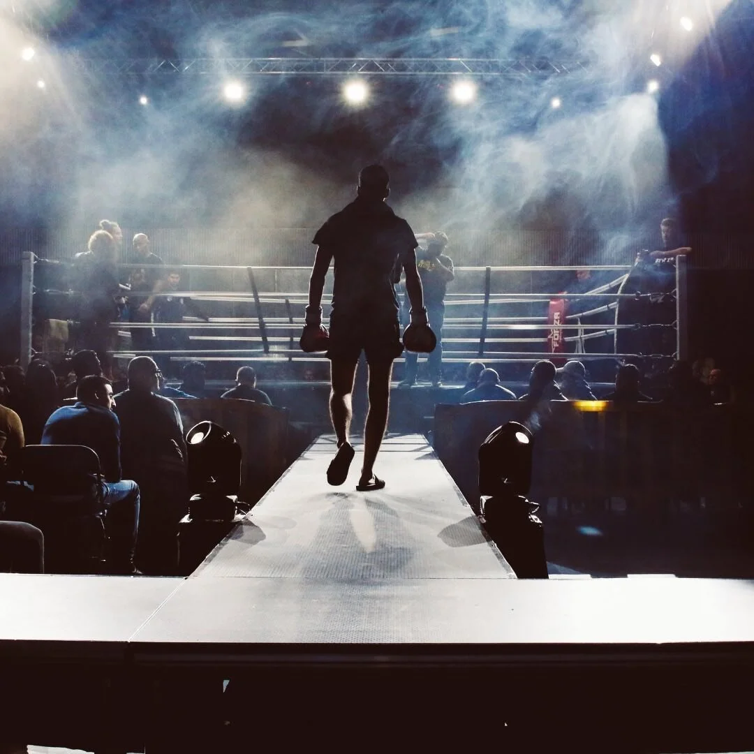 🥊How do you keep fighting when your body tells you to give up? 🥊
.
After a decade of boxing, one of my favorite aspects of it is finding new and creative ways to befriend the parts of the body and mind that scream at you to give up. 
.
The more you