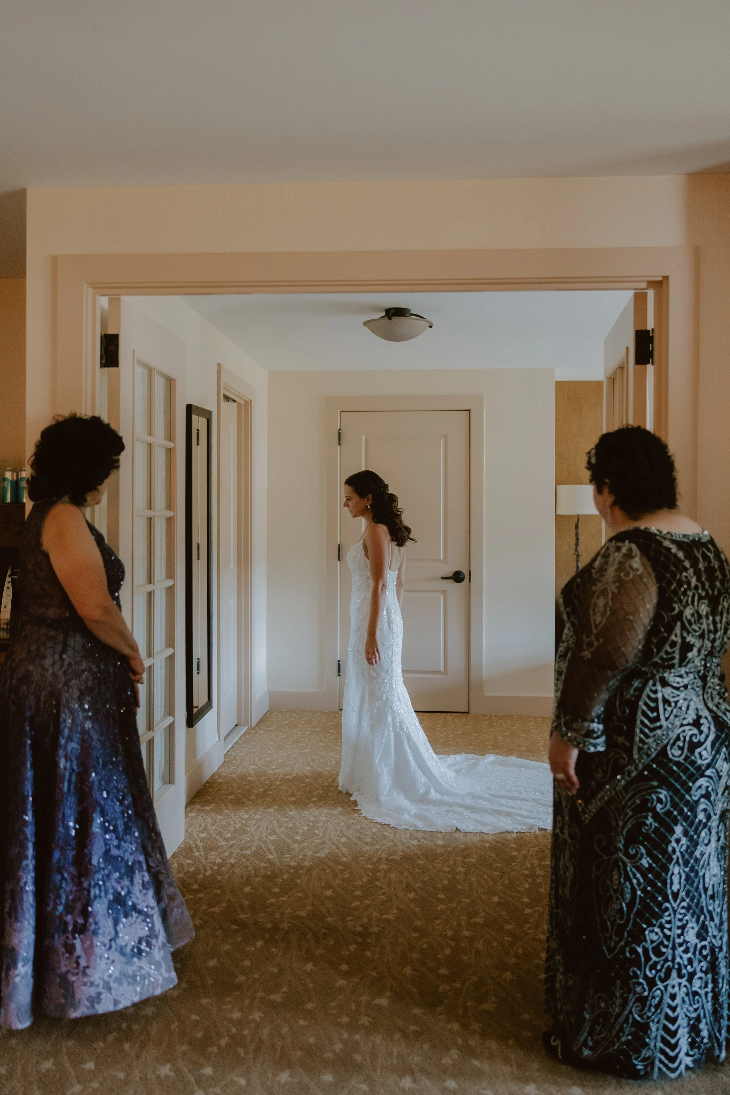 Getting Ready Bride at Bear Mountain Inn.jpg